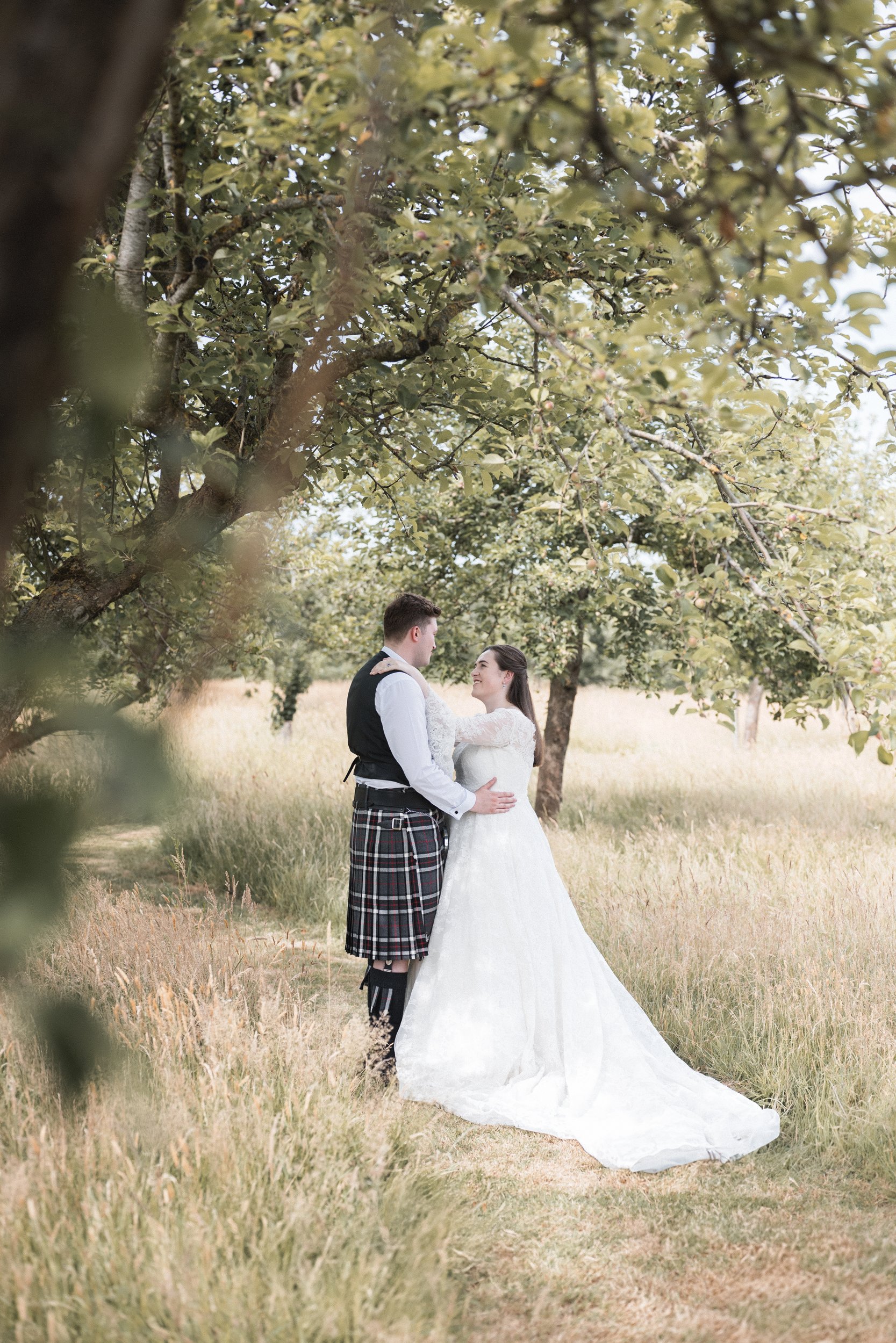 Oxfordshire-Wedding-Photographer-132.jpg