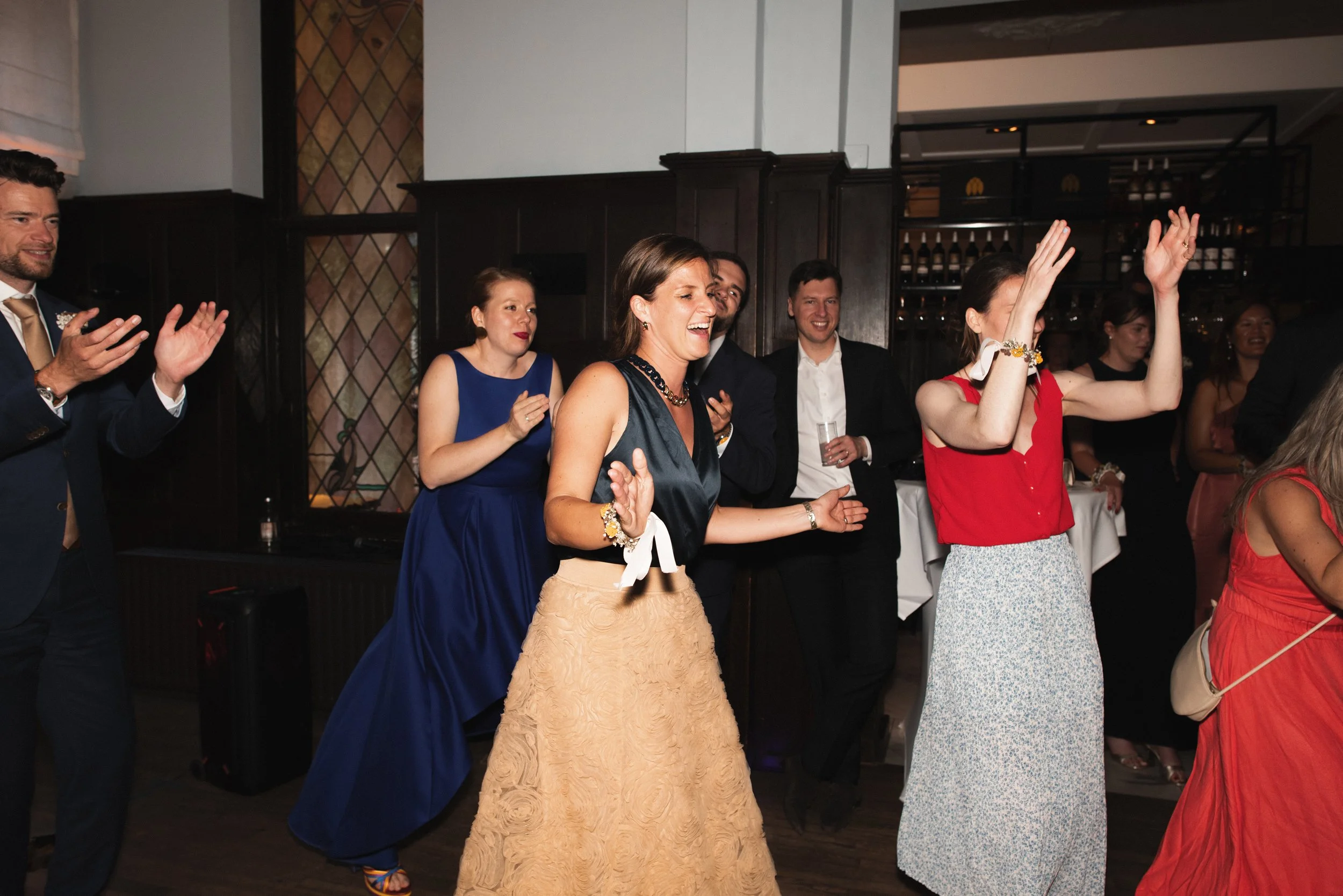 Oxfordshire-Garden-Wedding-Photographer-600.jpg