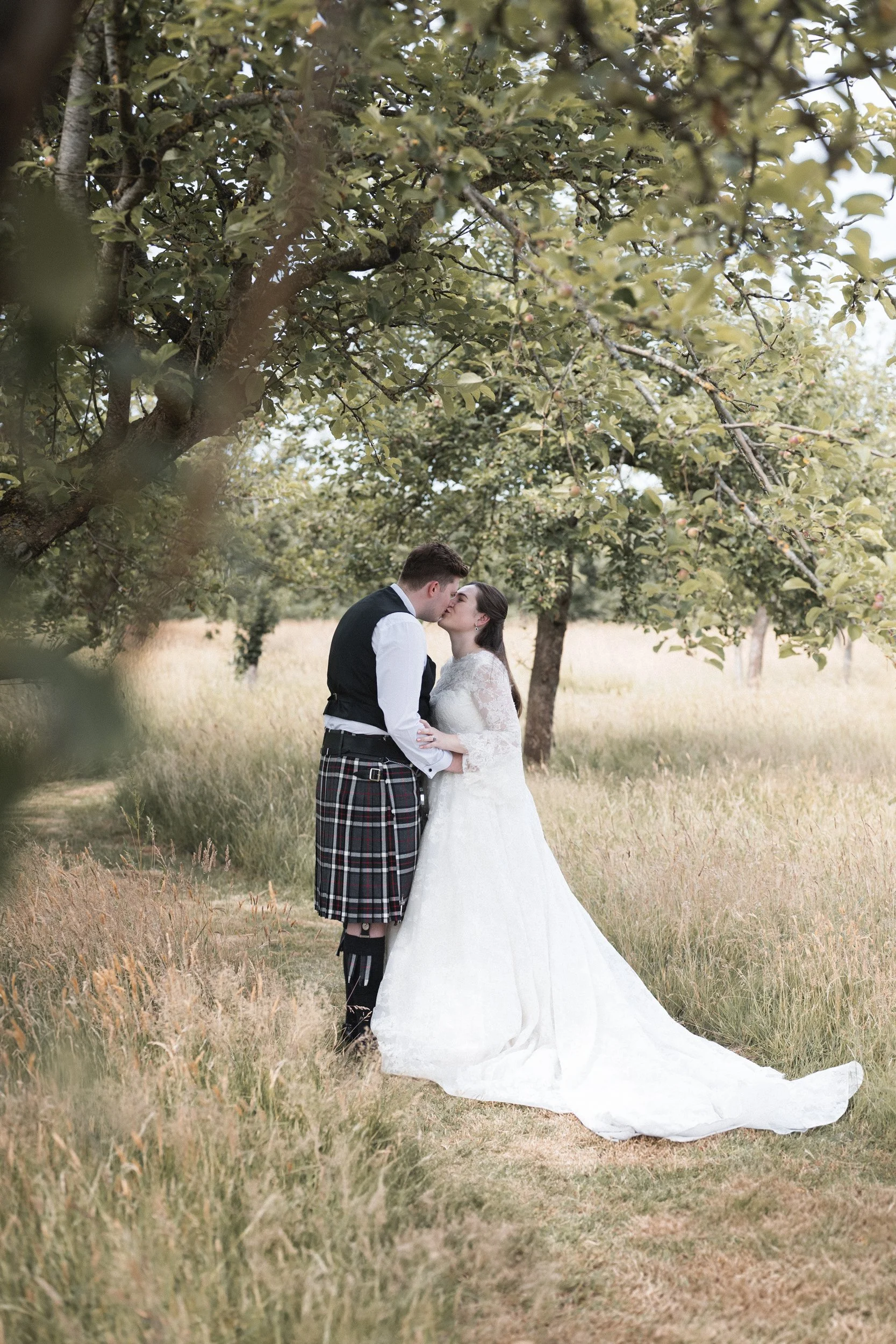 Oxfordshire-Wedding-Photographer-133.jpg