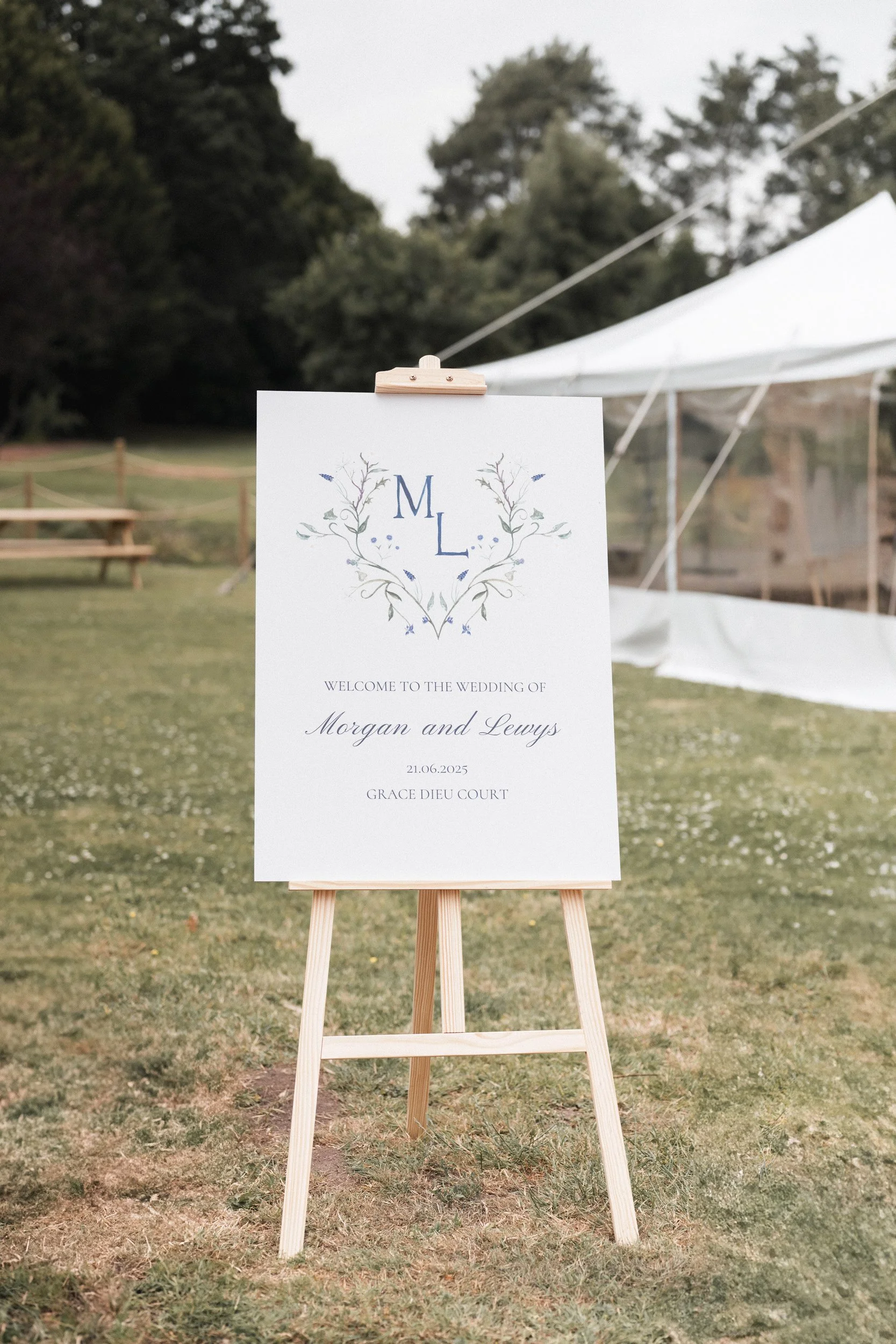 Oxfordshire-Wedding-Photographer-137.jpg