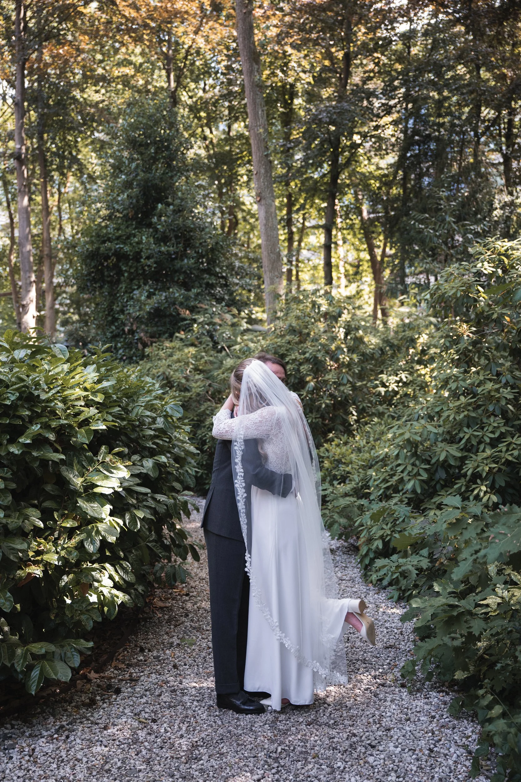Oxfordshire-Garden-Wedding-Photographer-147.jpg