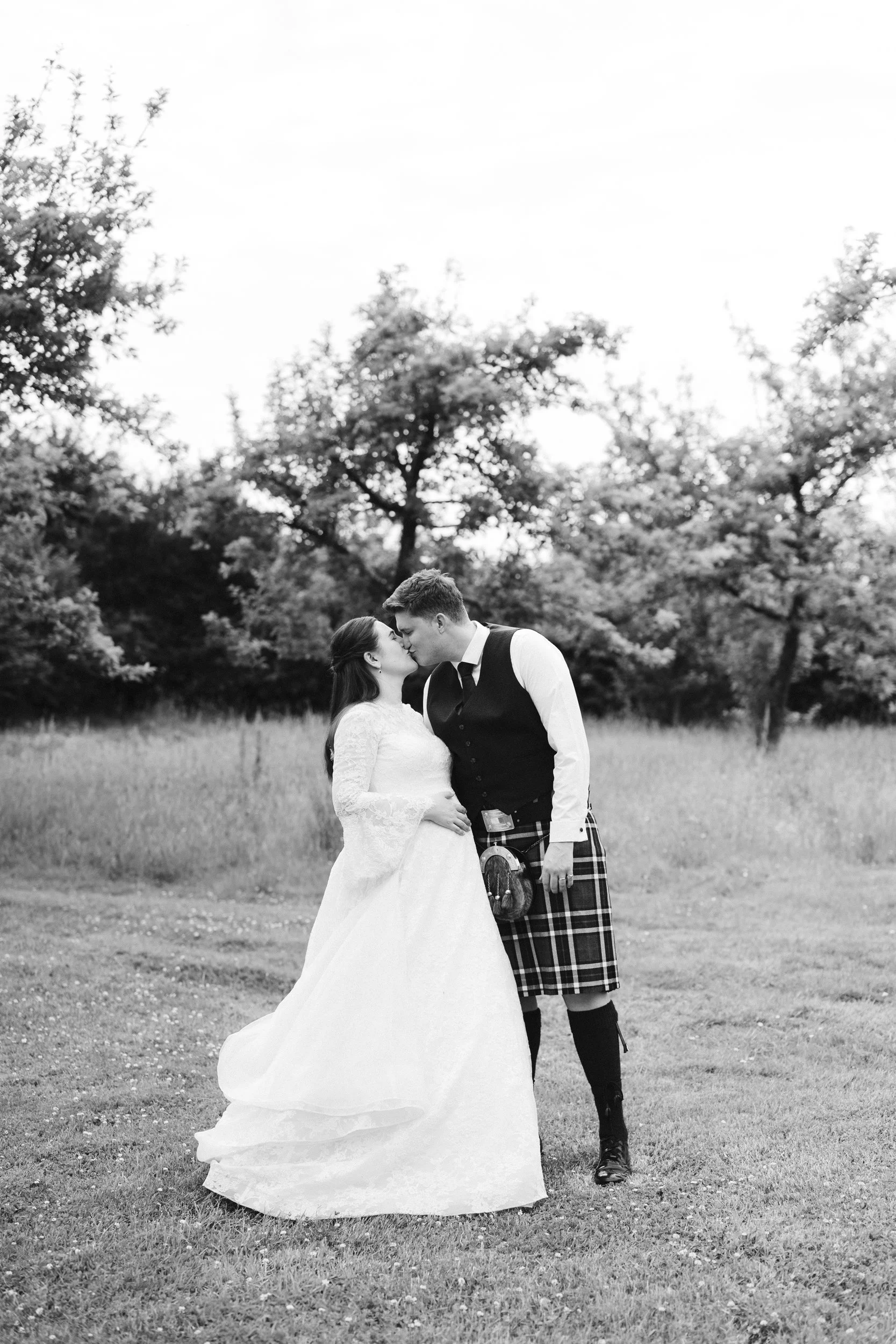 Oxfordshire-Wedding-Photographer-128.jpg