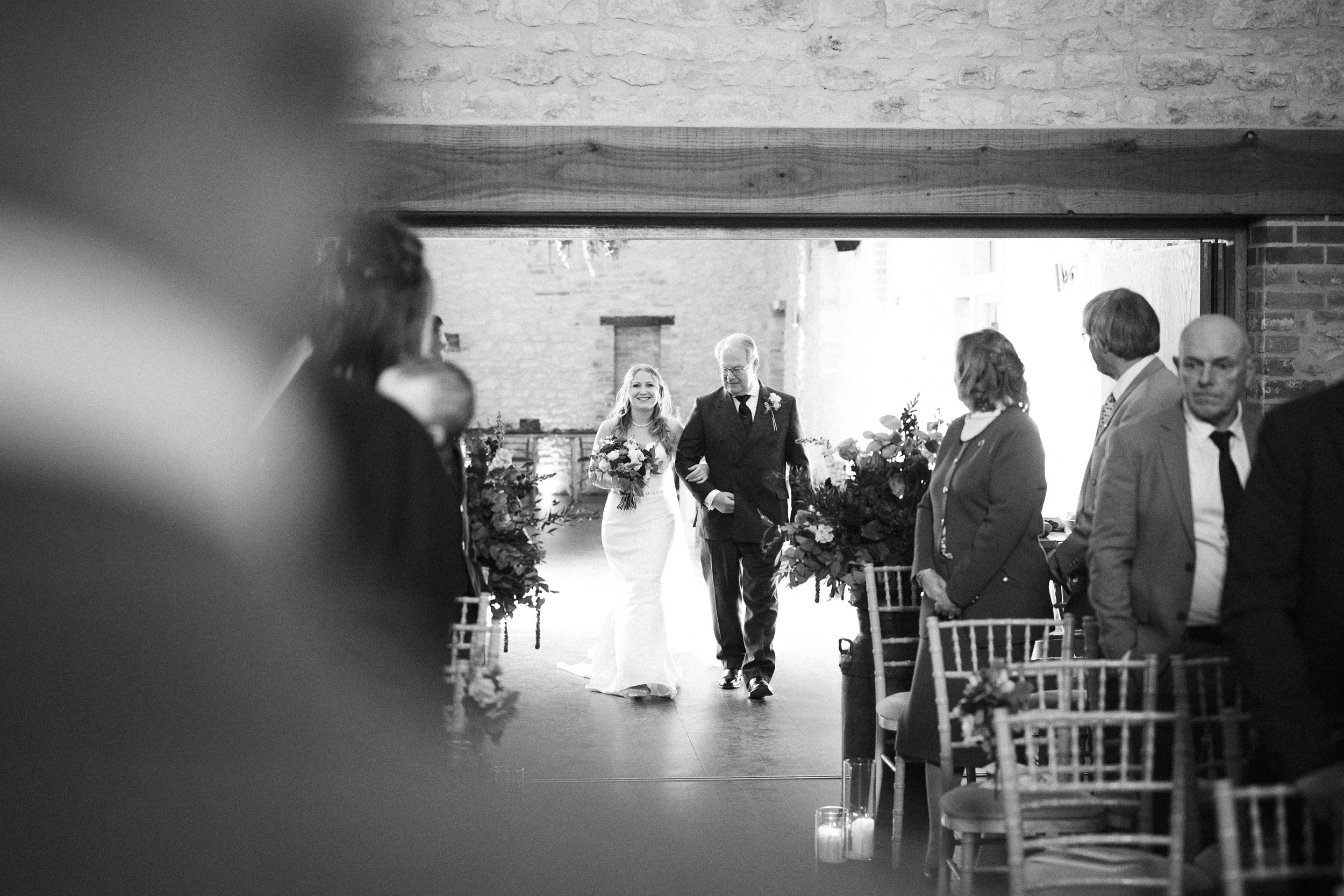 wedding-huntsmill-farm-buckinghamshire-bride-groom-couple-portraits-33.jpg