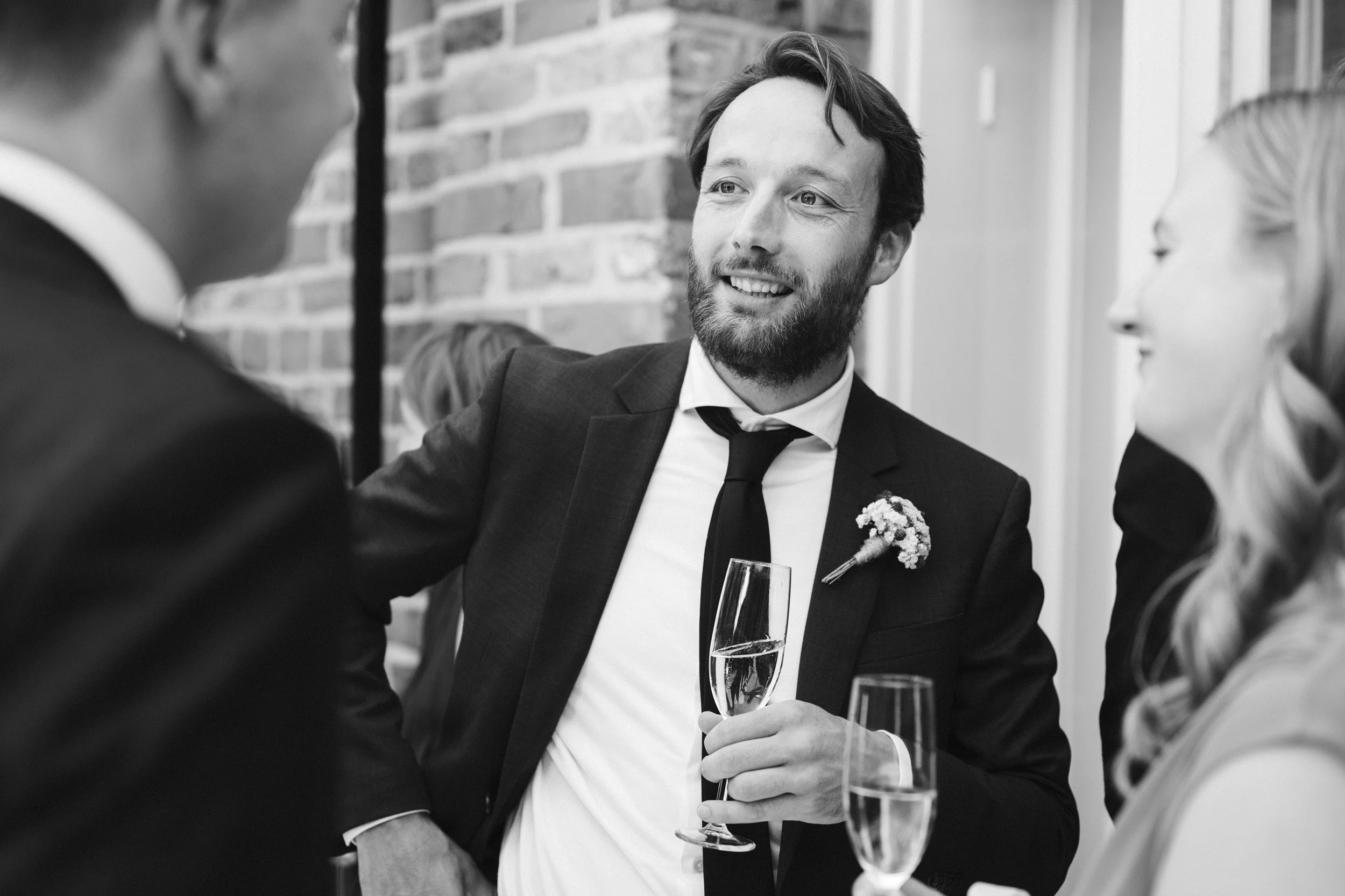 Oxfordshire-Garden-Wedding-Photographer-355.jpg