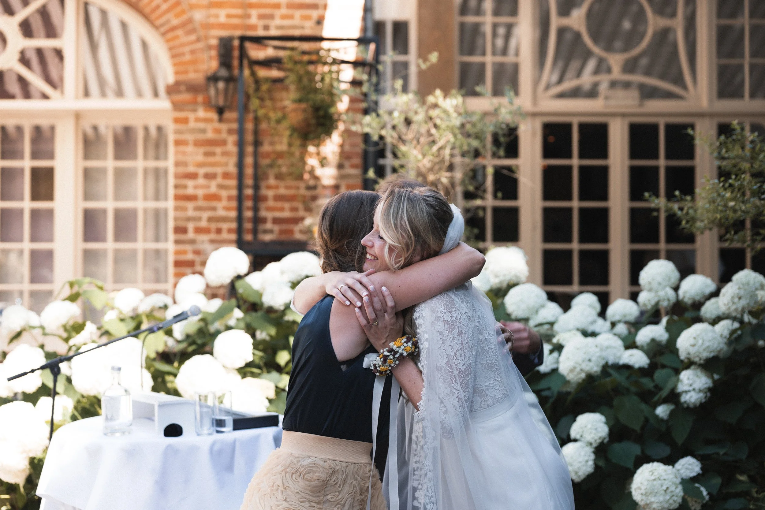 Oxfordshire-Garden-Wedding-Photographer-319.jpg