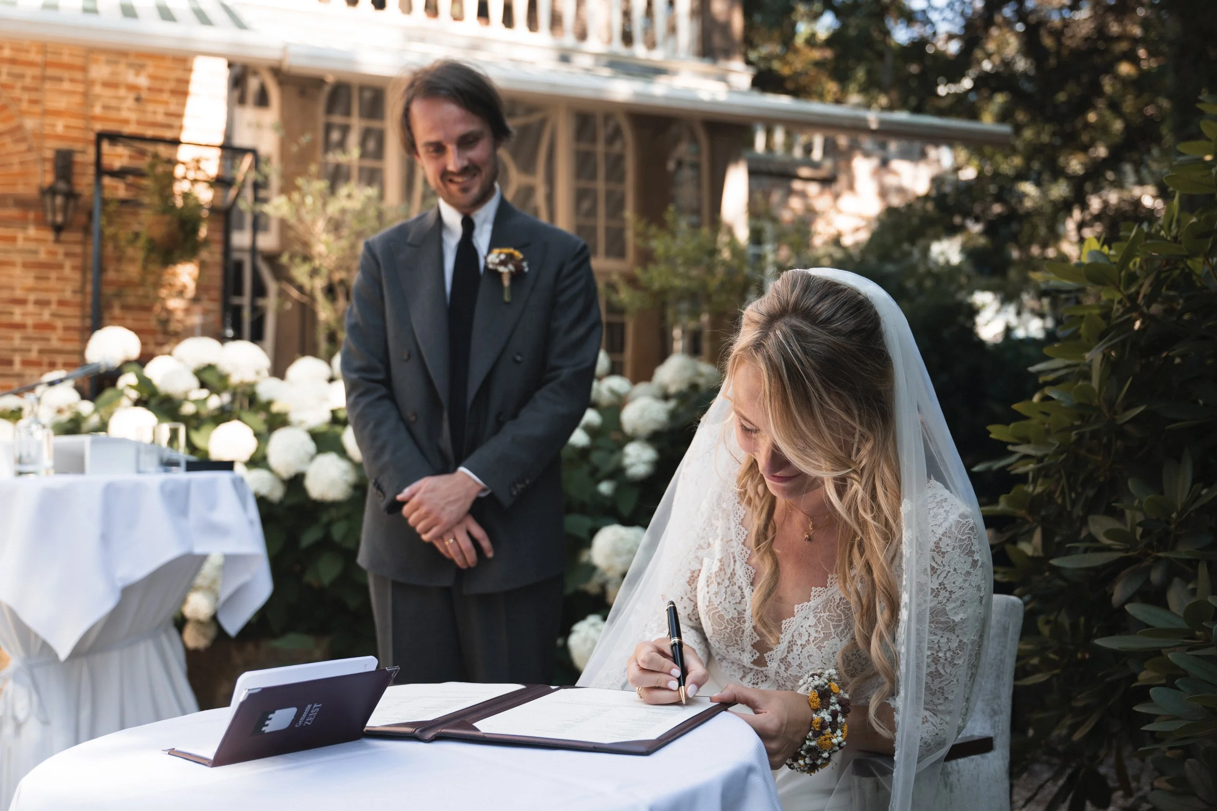 Oxfordshire-Garden-Wedding-Photographer-313.jpg
