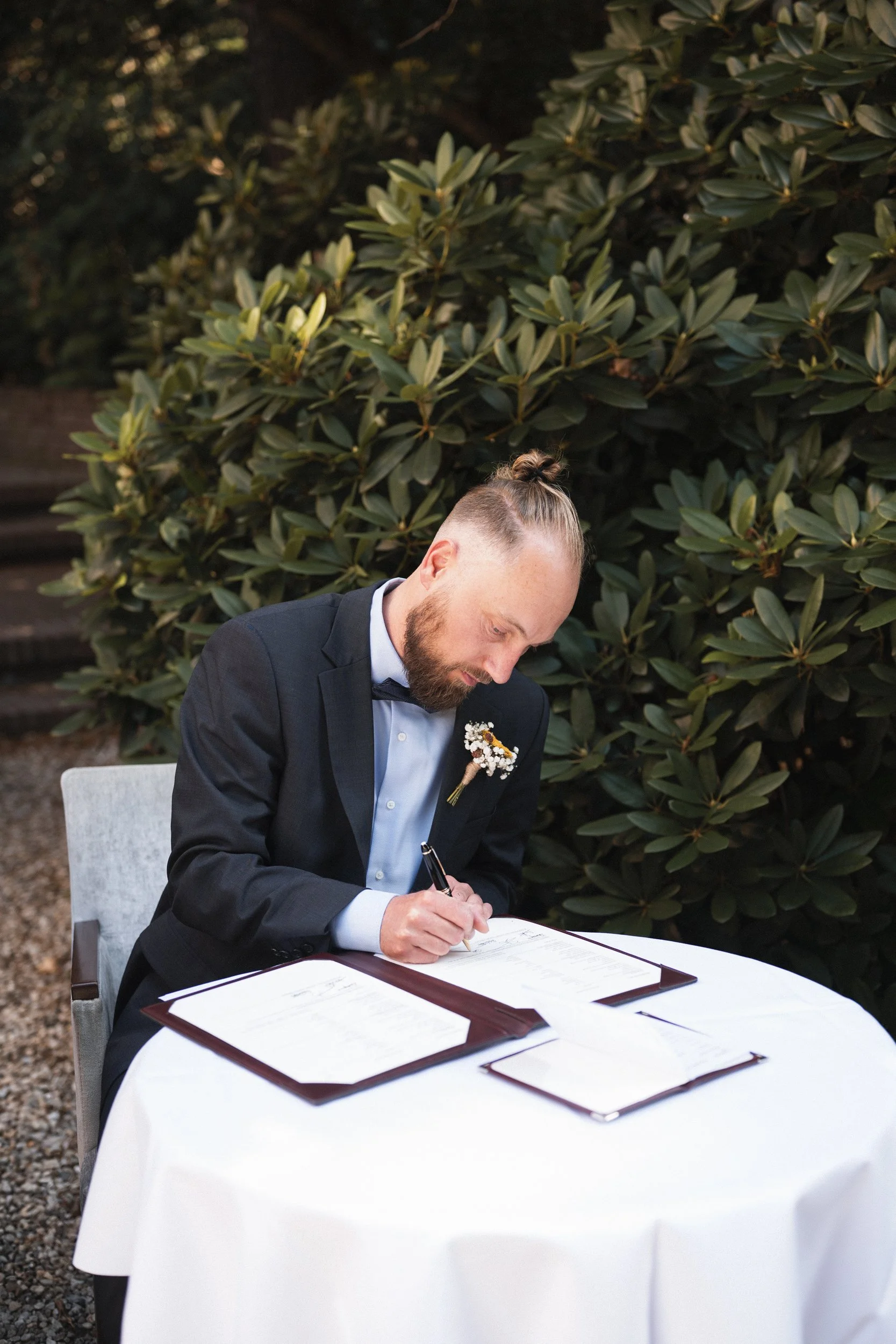Oxfordshire-Garden-Wedding-Photographer-321.jpg