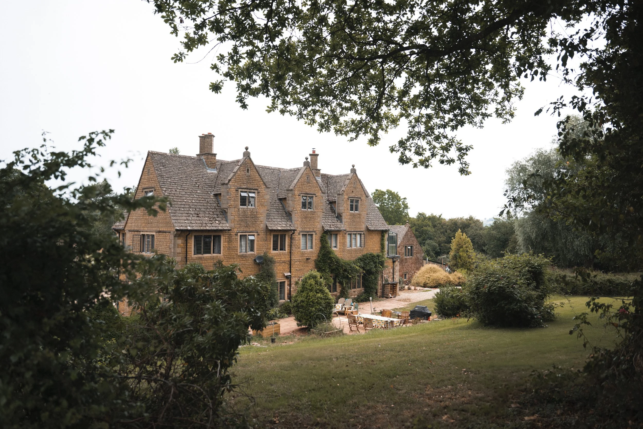 Oxfordshire-Wedding-Photographer-001.jpg