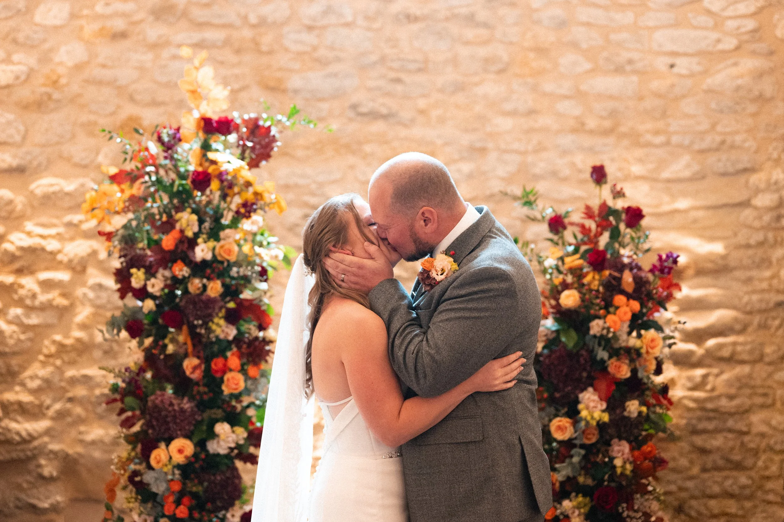 wedding-huntsmill-farm-buckinghamshire-bride-groom-couple-portraits-47.jpg