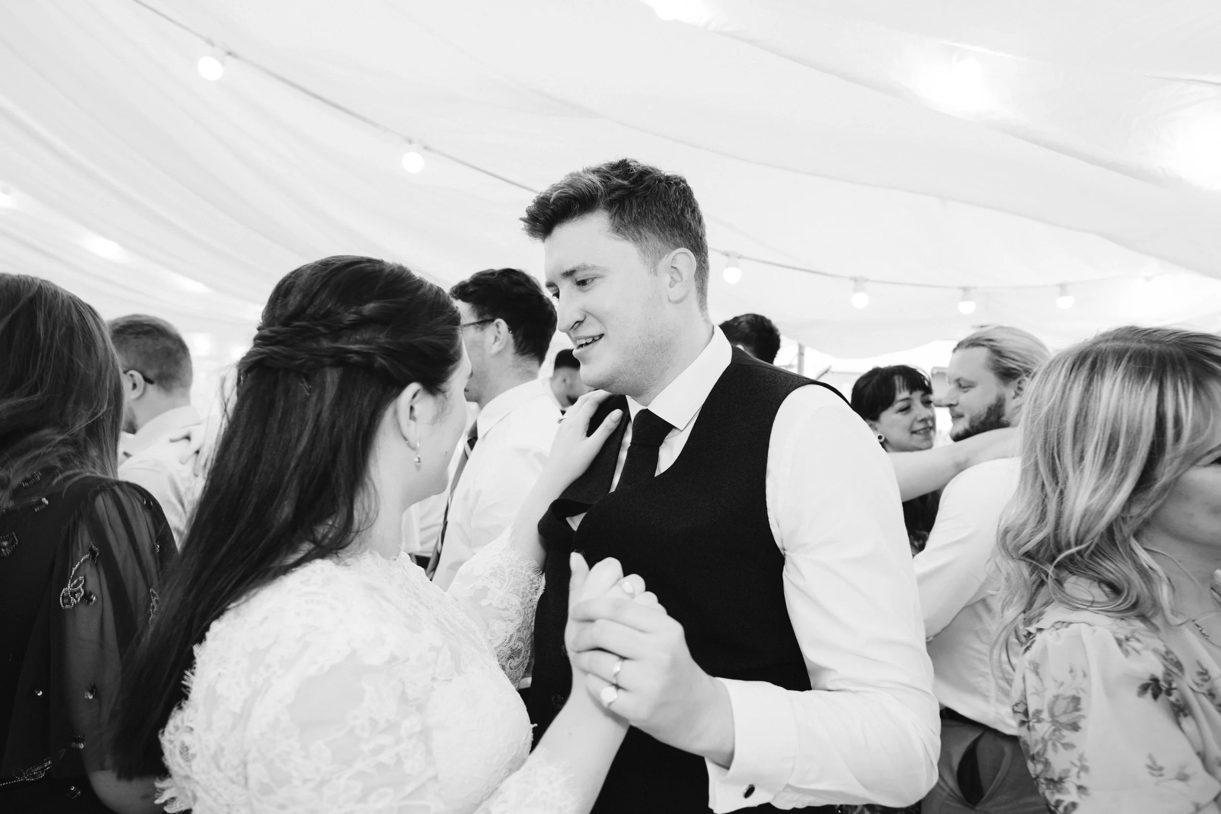 Oxfordshire-Wedding-Photographer-255.jpg