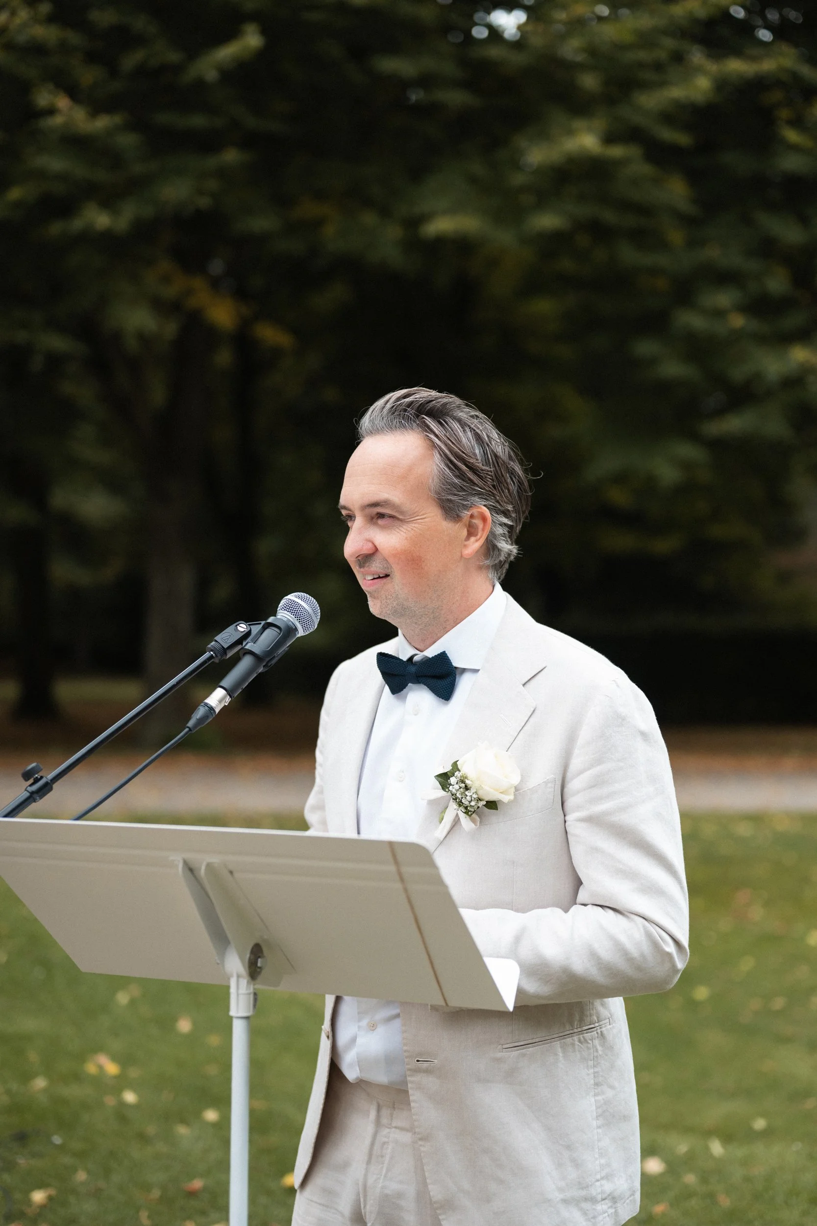 wedding-photographer-northamptonshire-bride-groom-couple-portraits-300.jpg