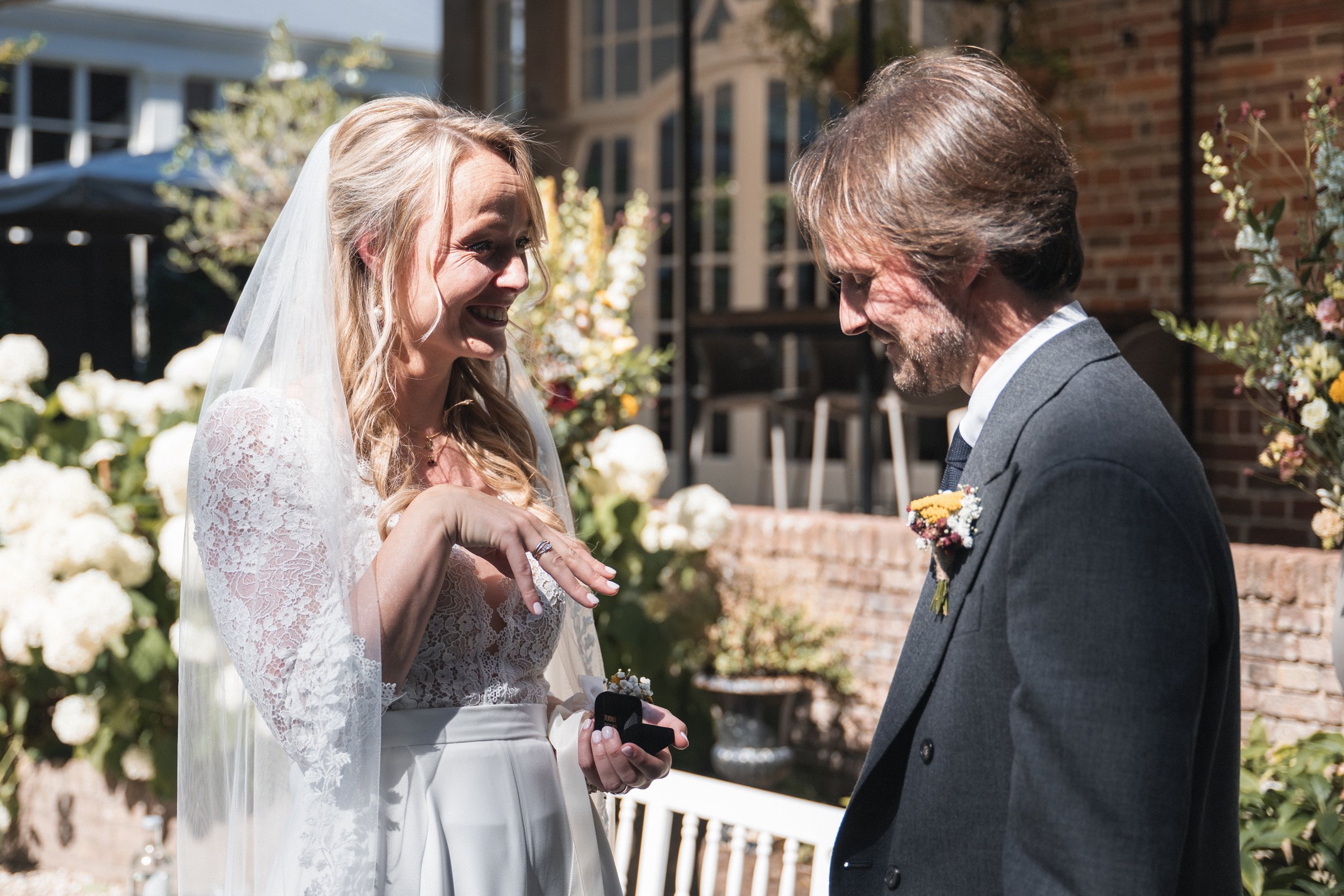 Oxfordshire-Garden-Wedding-Photographer-310.jpg