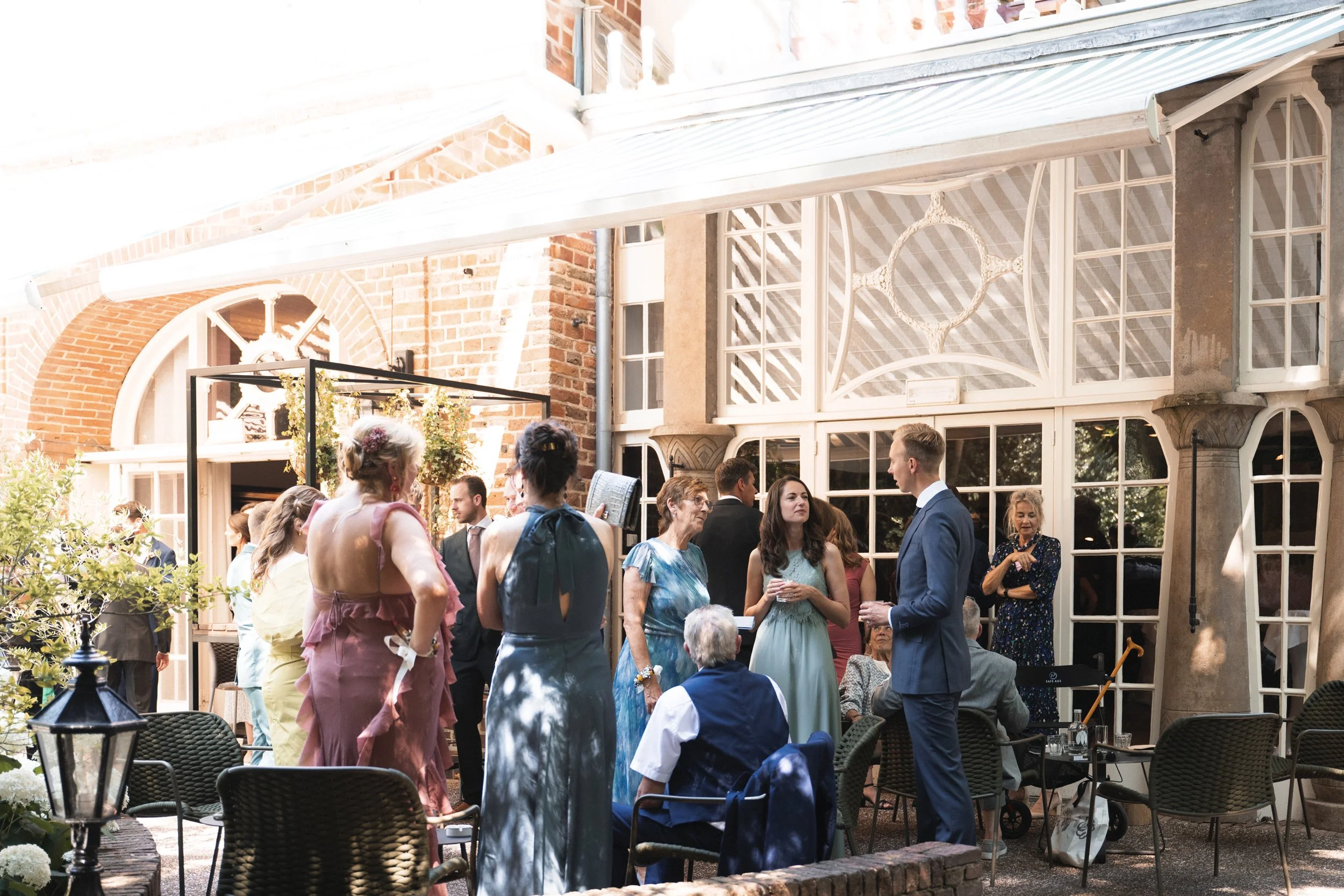 Oxfordshire-Garden-Wedding-Photographer-218.jpg