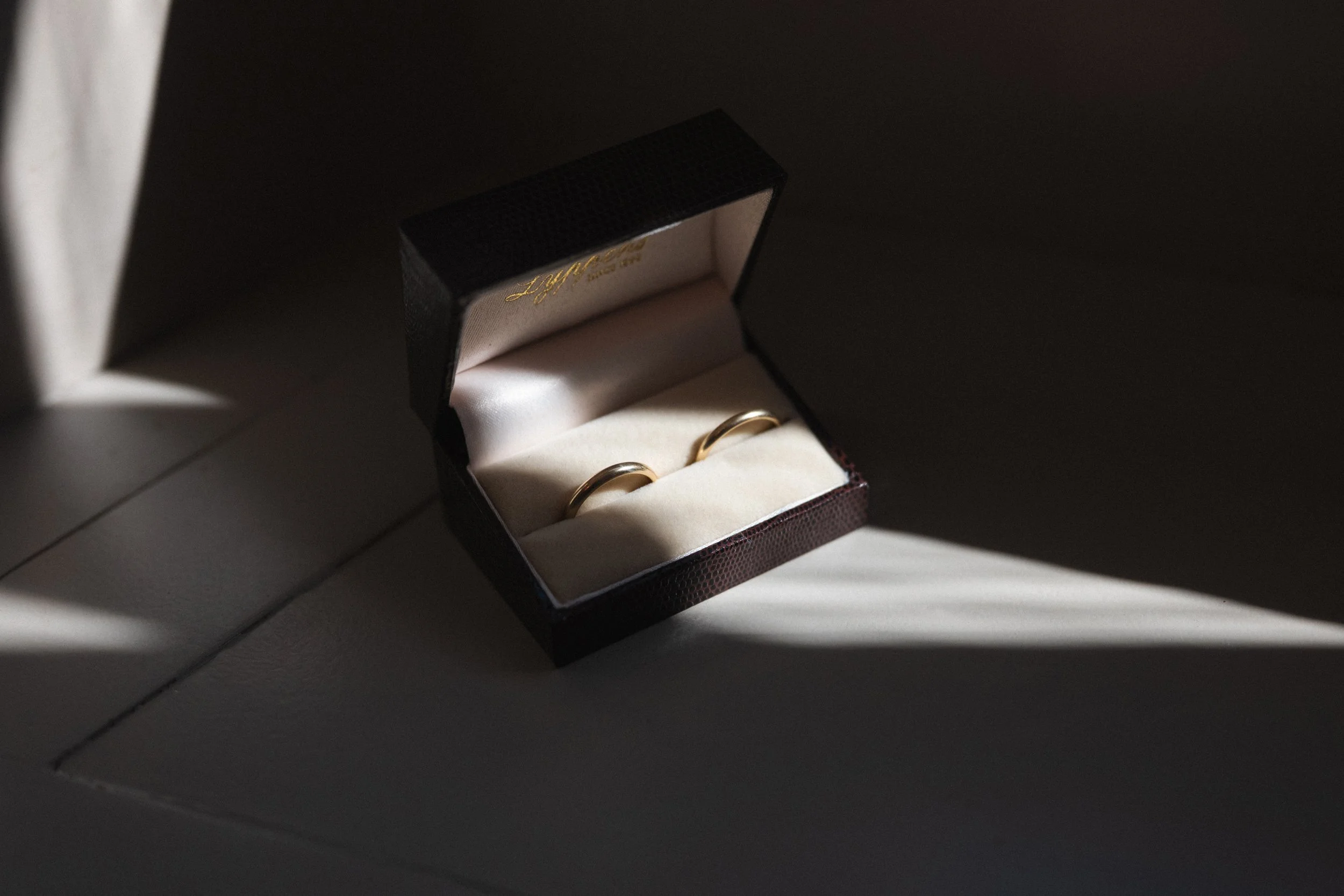 wedding-photographer-northamptonshire-bride-groom-couple-portraits-060.jpg