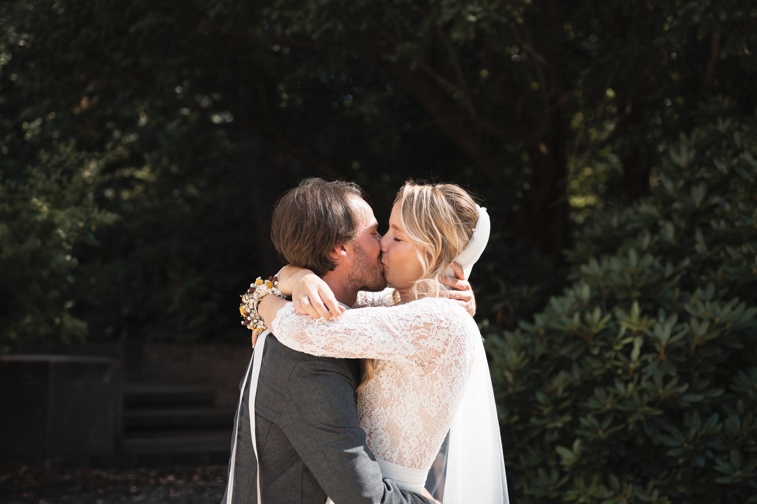 Oxfordshire-Garden-Wedding-Photographer-302.jpg
