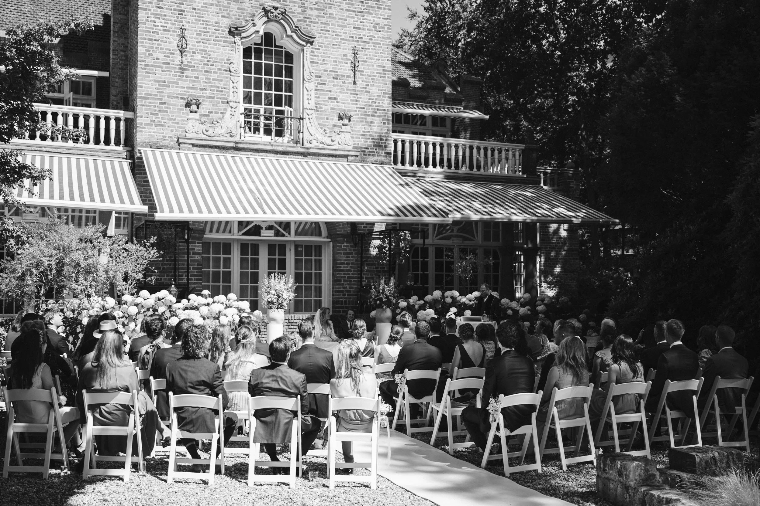 Oxfordshire-Garden-Wedding-Photographer-253.jpg