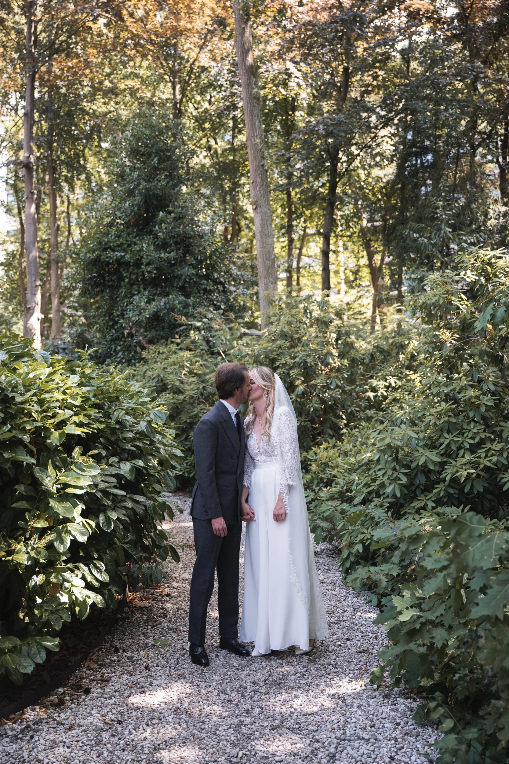 Oxfordshire-Garden-Wedding-Photographer-146.jpg