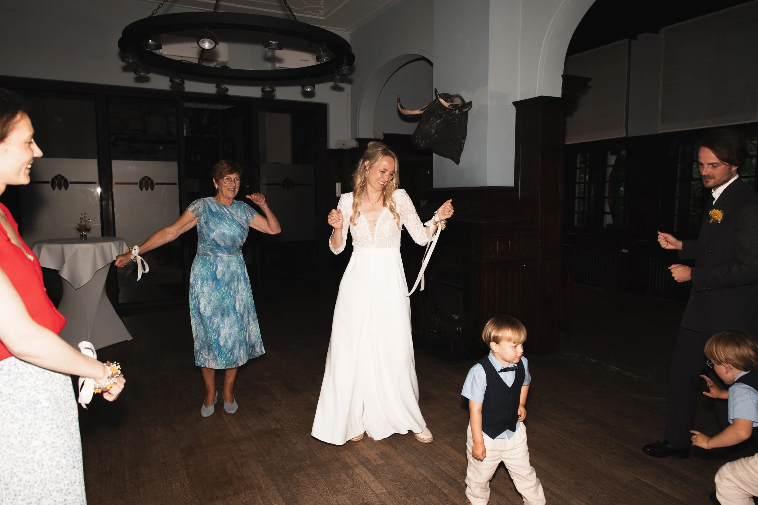 Oxfordshire-Garden-Wedding-Photographer-576.jpg