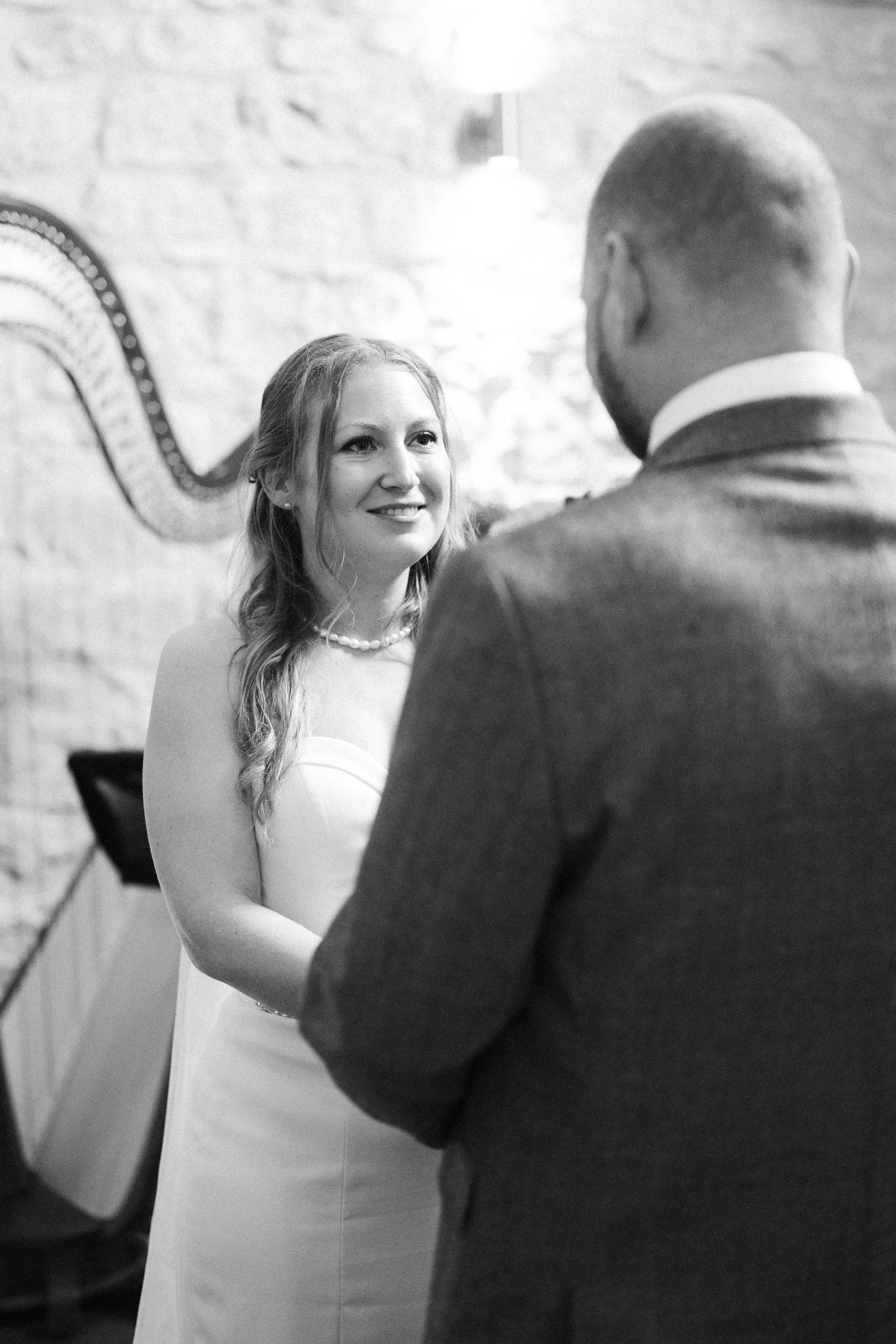wedding-huntsmill-farm-buckinghamshire-bride-groom-couple-portraits-37.jpg