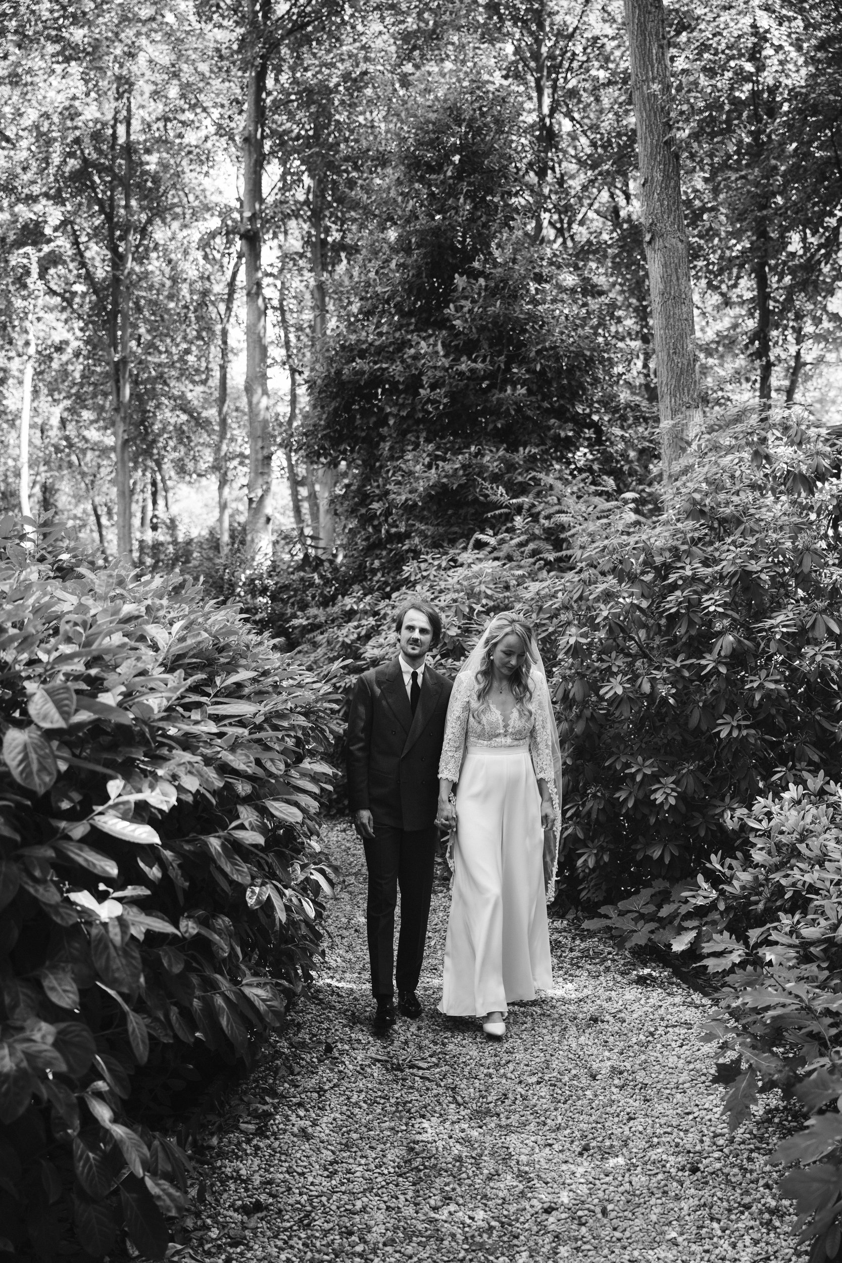Oxfordshire-Garden-Wedding-Photographer-144.jpg