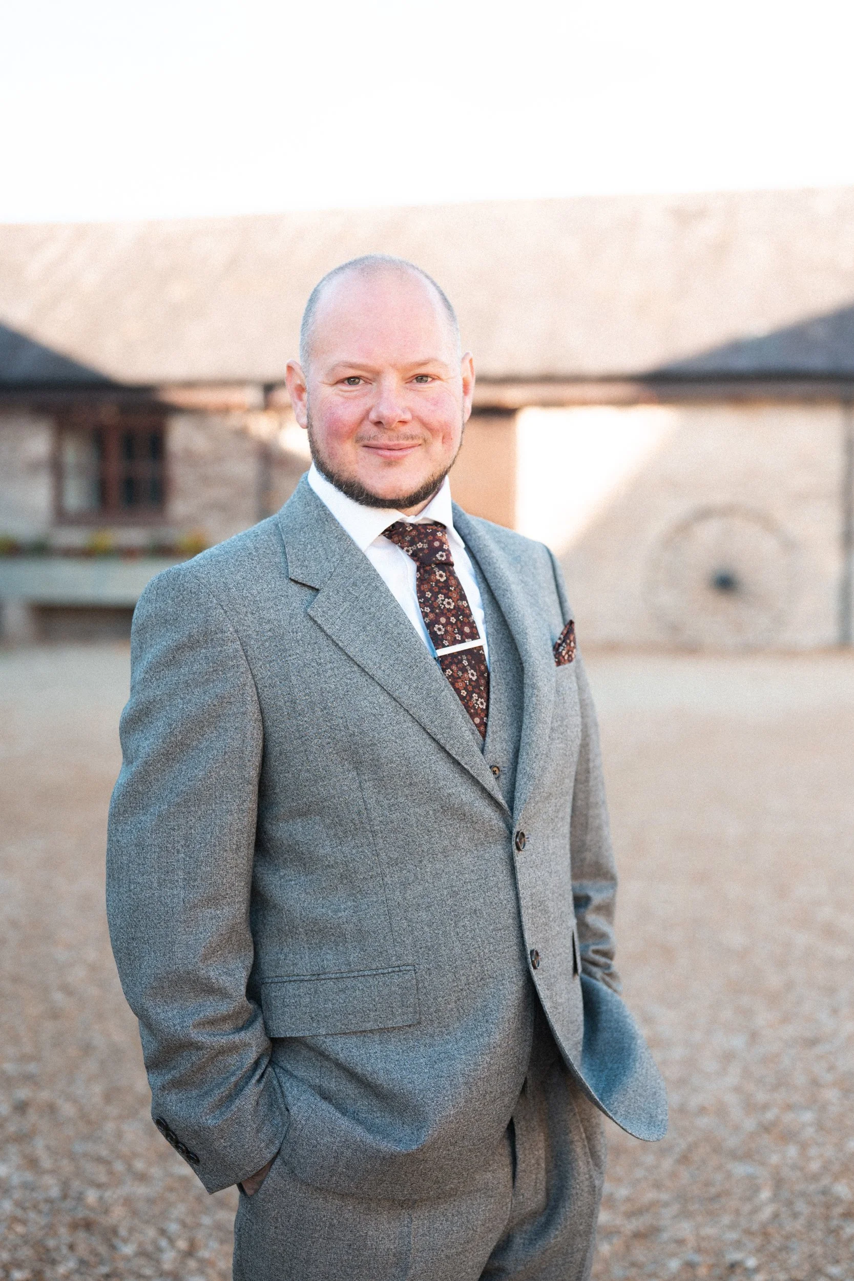 wedding-huntsmill-farm-buckinghamshire-bride-groom-couple-portraits-13.jpg