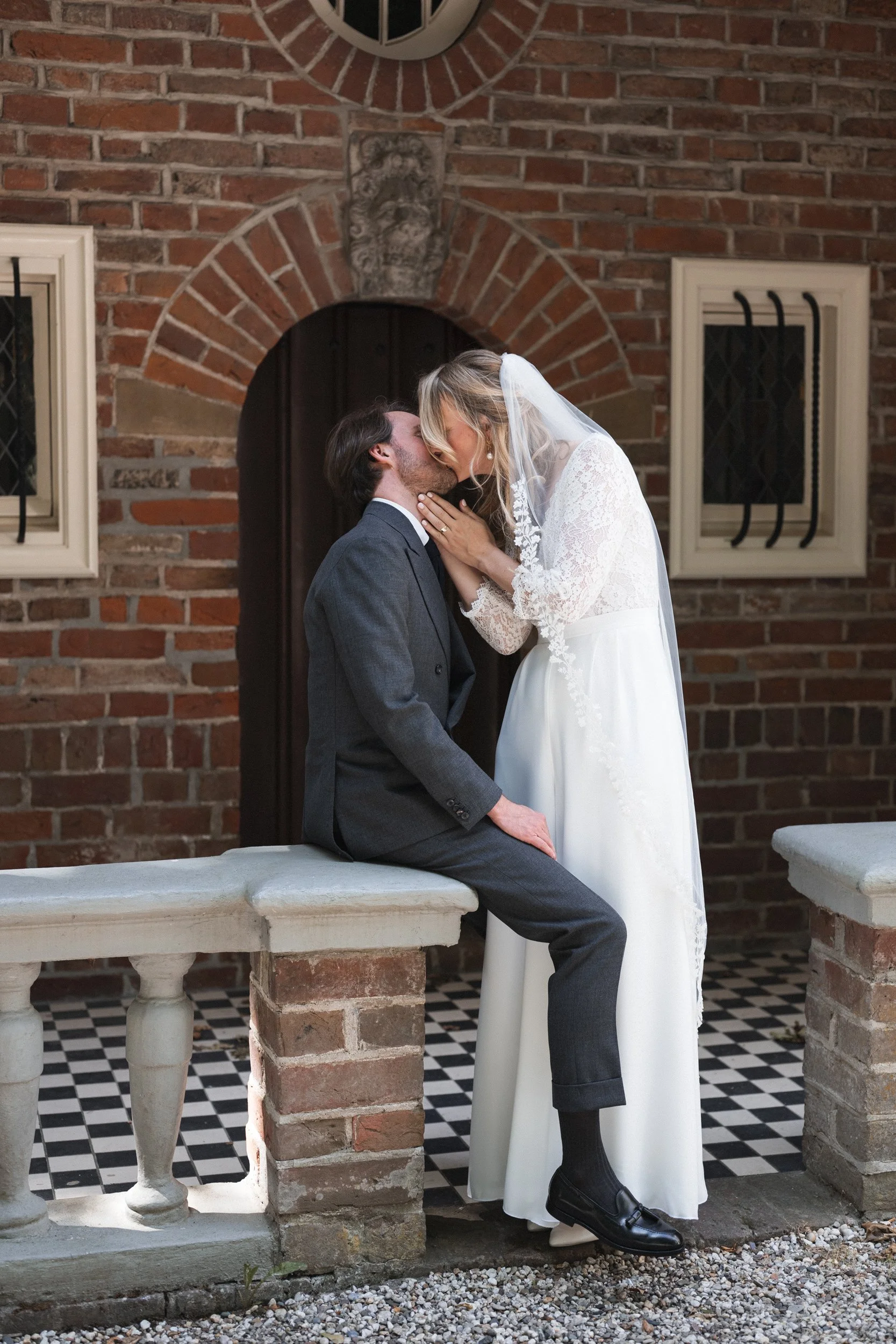 Oxfordshire-Garden-Wedding-Photographer-138.jpg
