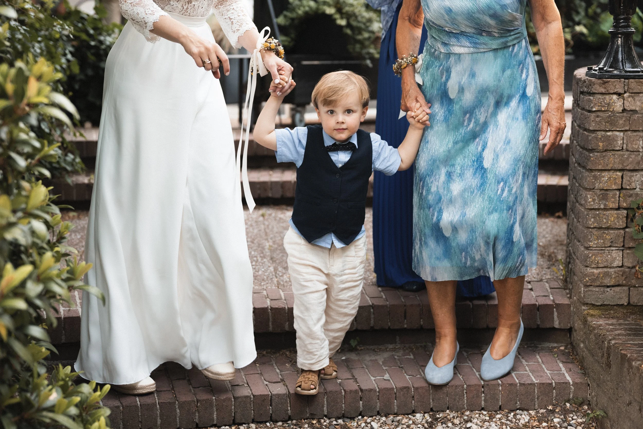 Oxfordshire-Garden-Wedding-Photographer-562.jpg