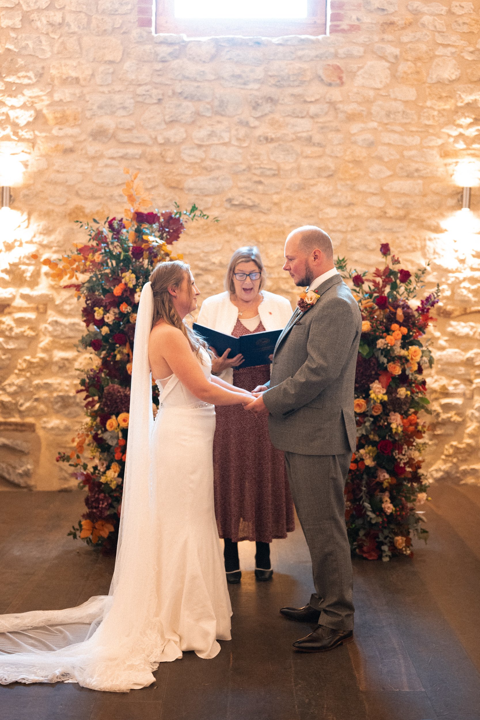 wedding-huntsmill-farm-buckinghamshire-bride-groom-couple-portraits-42.jpg