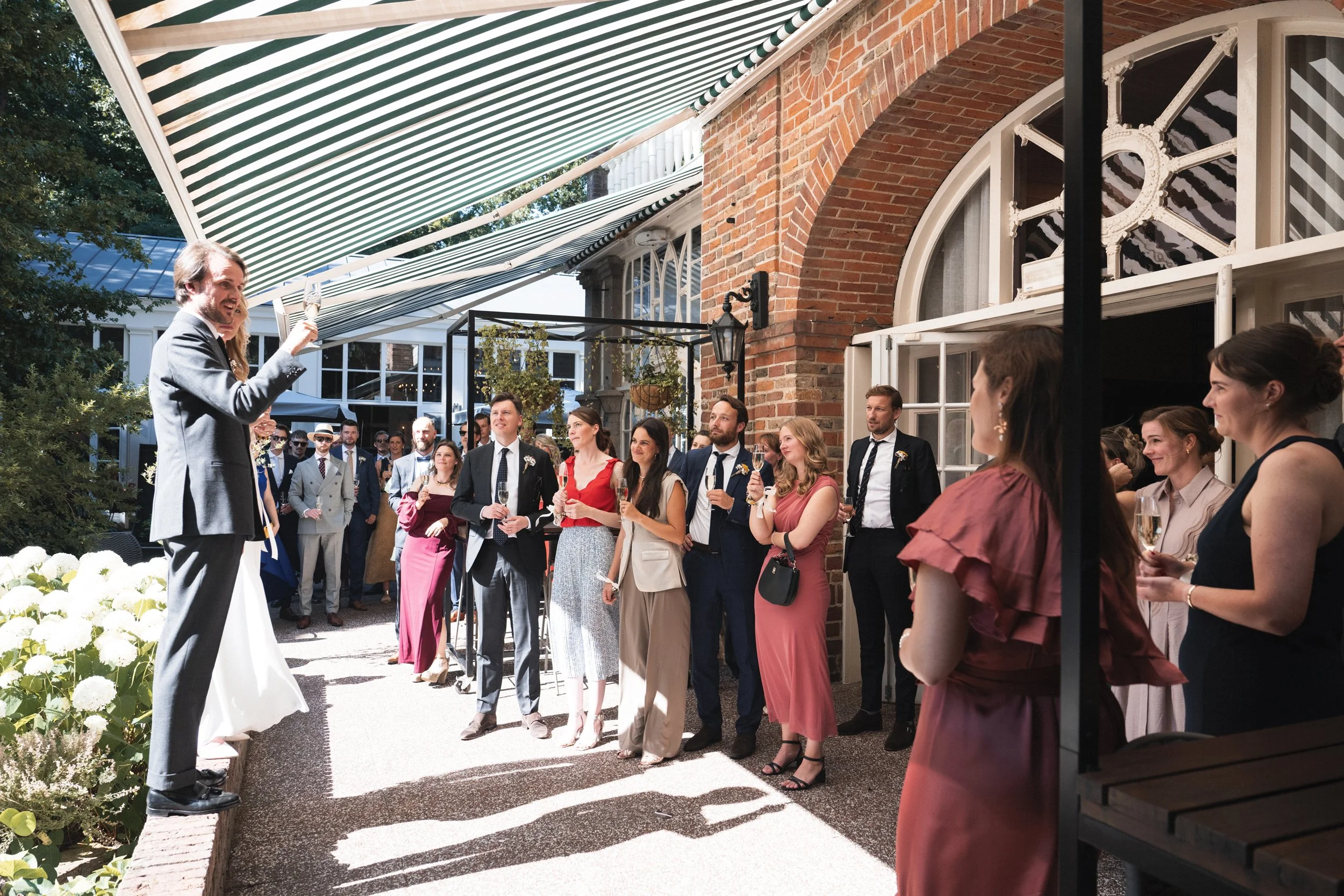 Oxfordshire-Garden-Wedding-Photographer-332.jpg