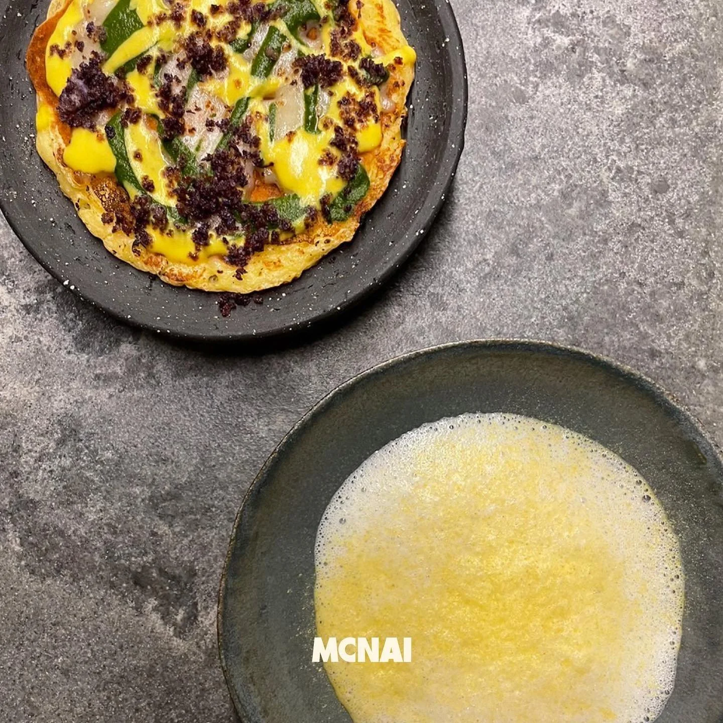 【WE BACK!! Part 1】
Chef
Sousuke Seto. @s.sousuke 
高校卒業後イタリアで料理を始め帰国後代々木上原のセララバアド、日本橋で行われたCook Japan projectその後デンマークに渡りkadeauなどで働く。現在はMAZにてスーシェフを務める。

Menu
イカの西京焼き
発酵かぼちゃを使ったイカの西京漬、麹と熟成牛脂のソース

パンケーキ
とうもろこしと麹のお粥パンケーキ、南米風の2種類のソース、ローストポーク

Squid cured wi