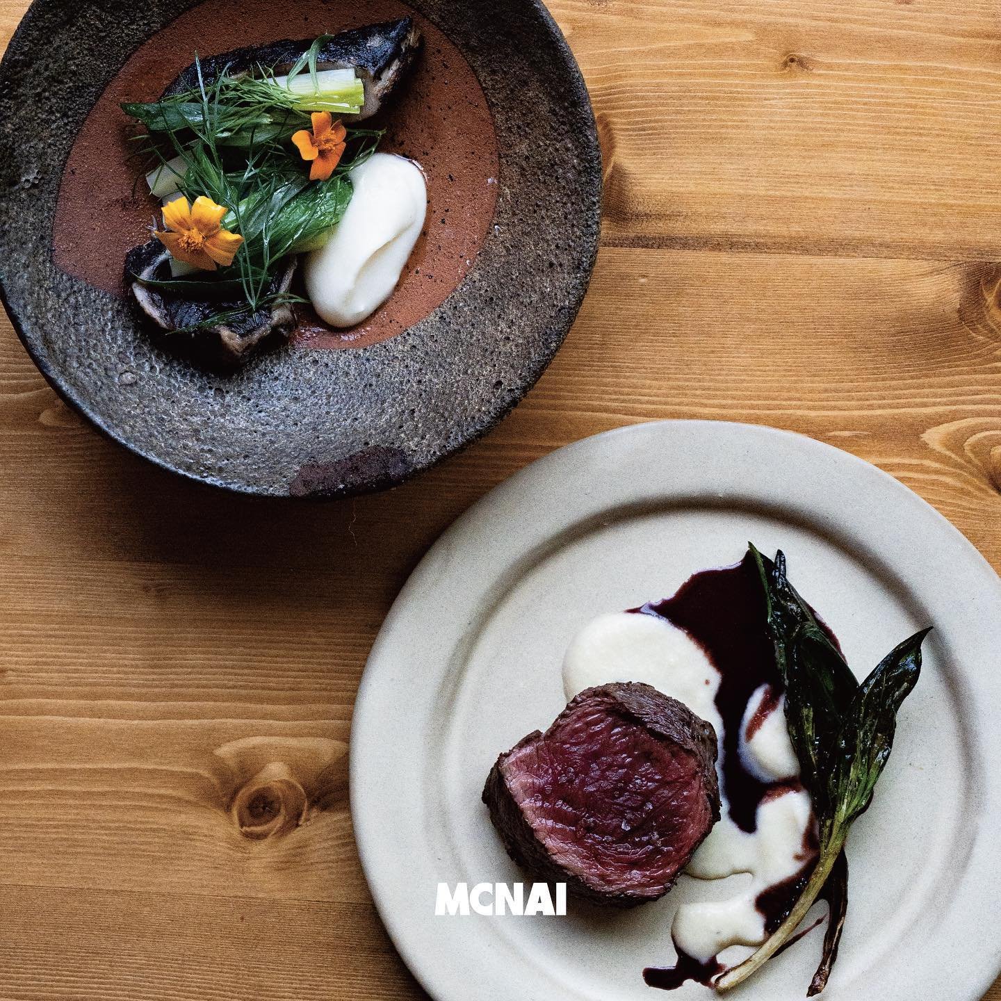 【WE BACK!! Part 1】
Chef
Kotaro Aoki. @kotaro__aoki 
東京都出身。パン屋を営んでいる両親の影響もあり、幼い頃から料理人を志す。高校生の時に、3つ星レストランの『L&rsquo;Effervescence』で研修を行ったことをきっかけにガストロノミーの世界を知る。辻調理師専門学校を卒業し、代々木上原の『sio』にて3年間修行をし、現在は両親のお店を手伝いながら、独立準備中。

Menu
カツオのカルパッチョ
初鰹とドライトマトのスープを使った山菜の