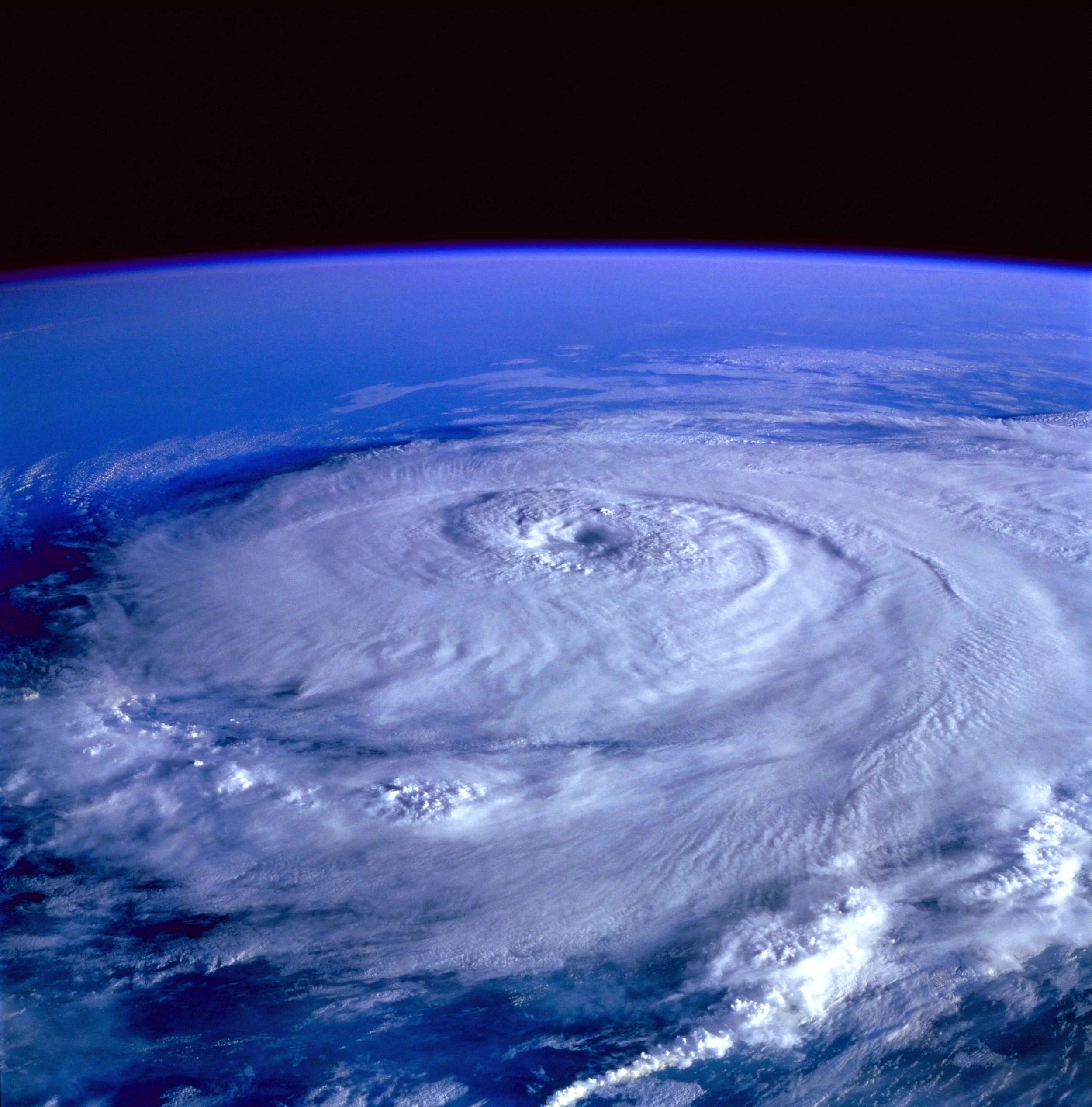 Hurricane Readiness 2024: 25 Essential Steps to Secure Your Home and Streamline Your Insurance Claims