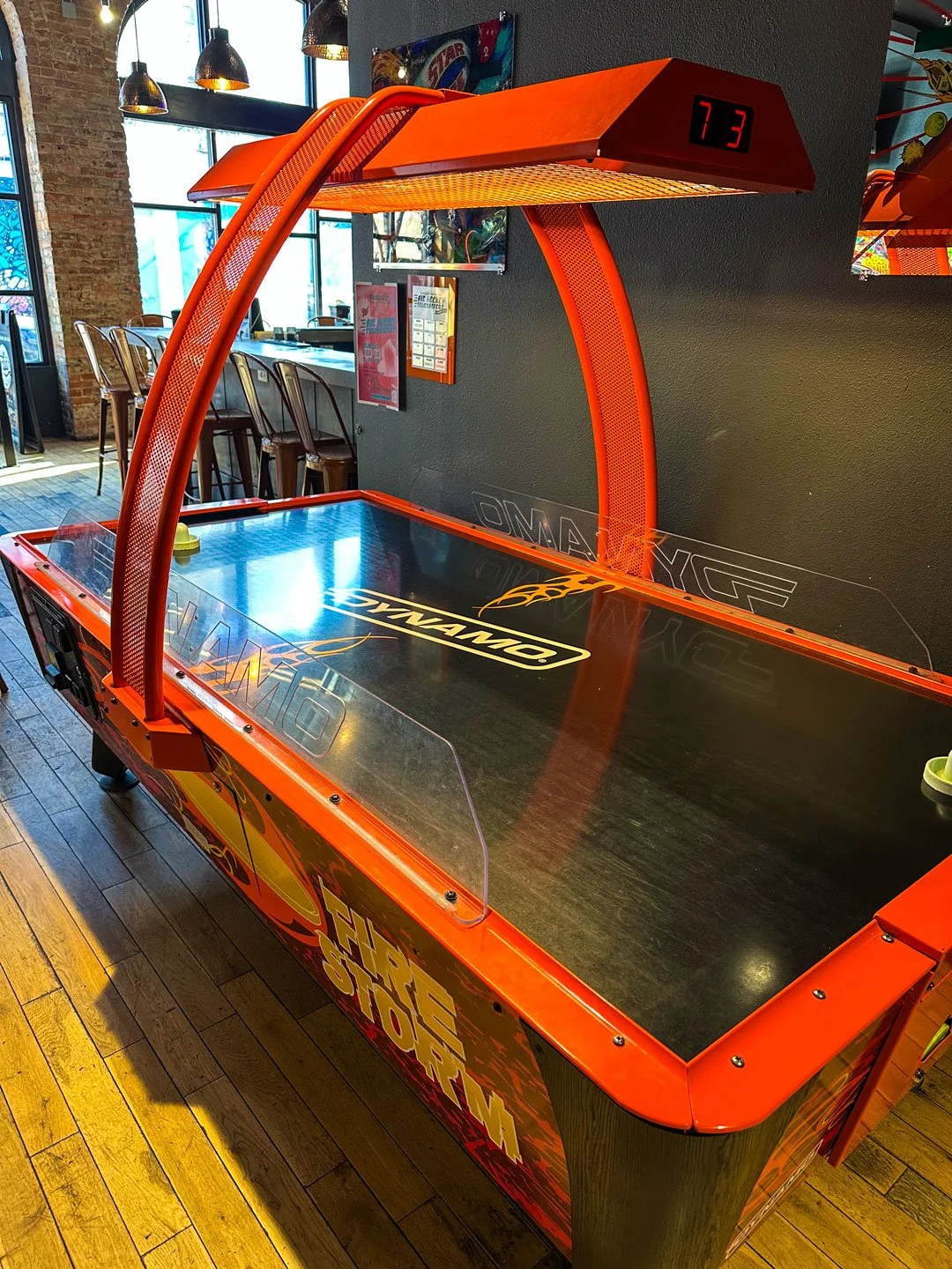 AIR HOCKEY