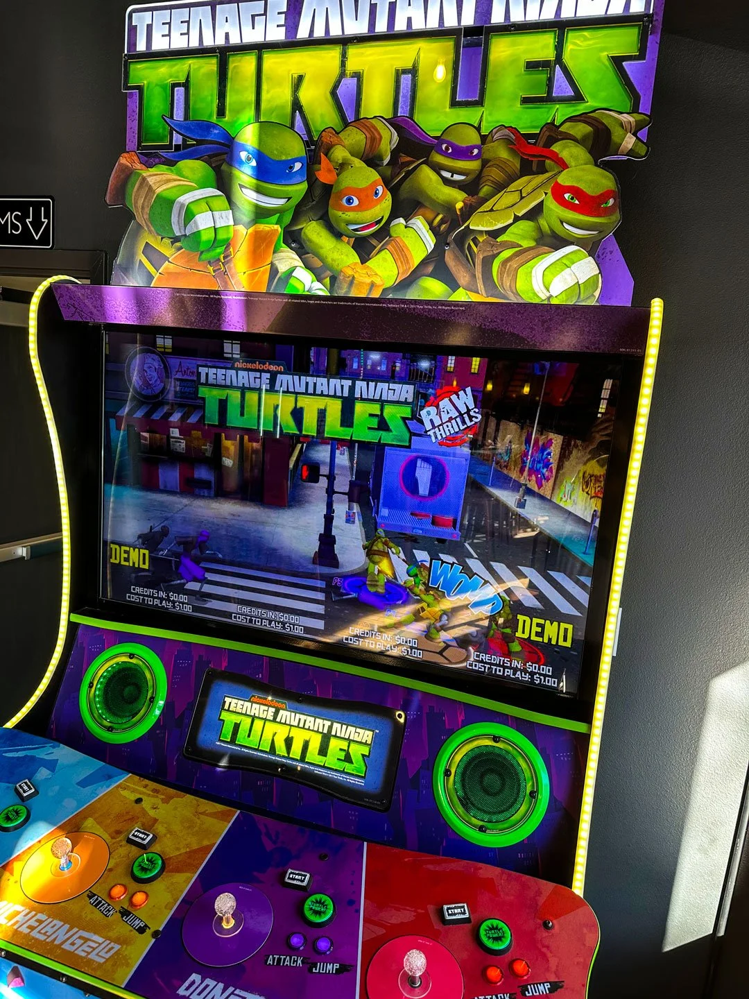 TEENAGE MUTENT NINJA TURTLES