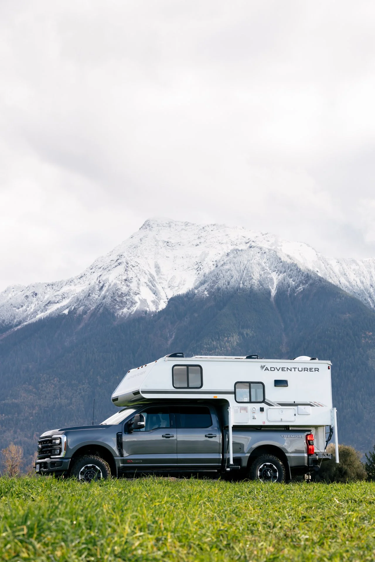 Adventurer_80RB_Truckcamper2.jpg