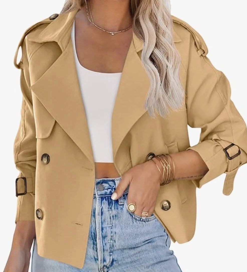If I’m running school drop-off, heading to a meeting, or grabbing dinner, this is usually what I’m throwing on. It looks just as good with jeans as it does with leggings, comes in so many great colors, and it’s the perfect lightweight layer for our “