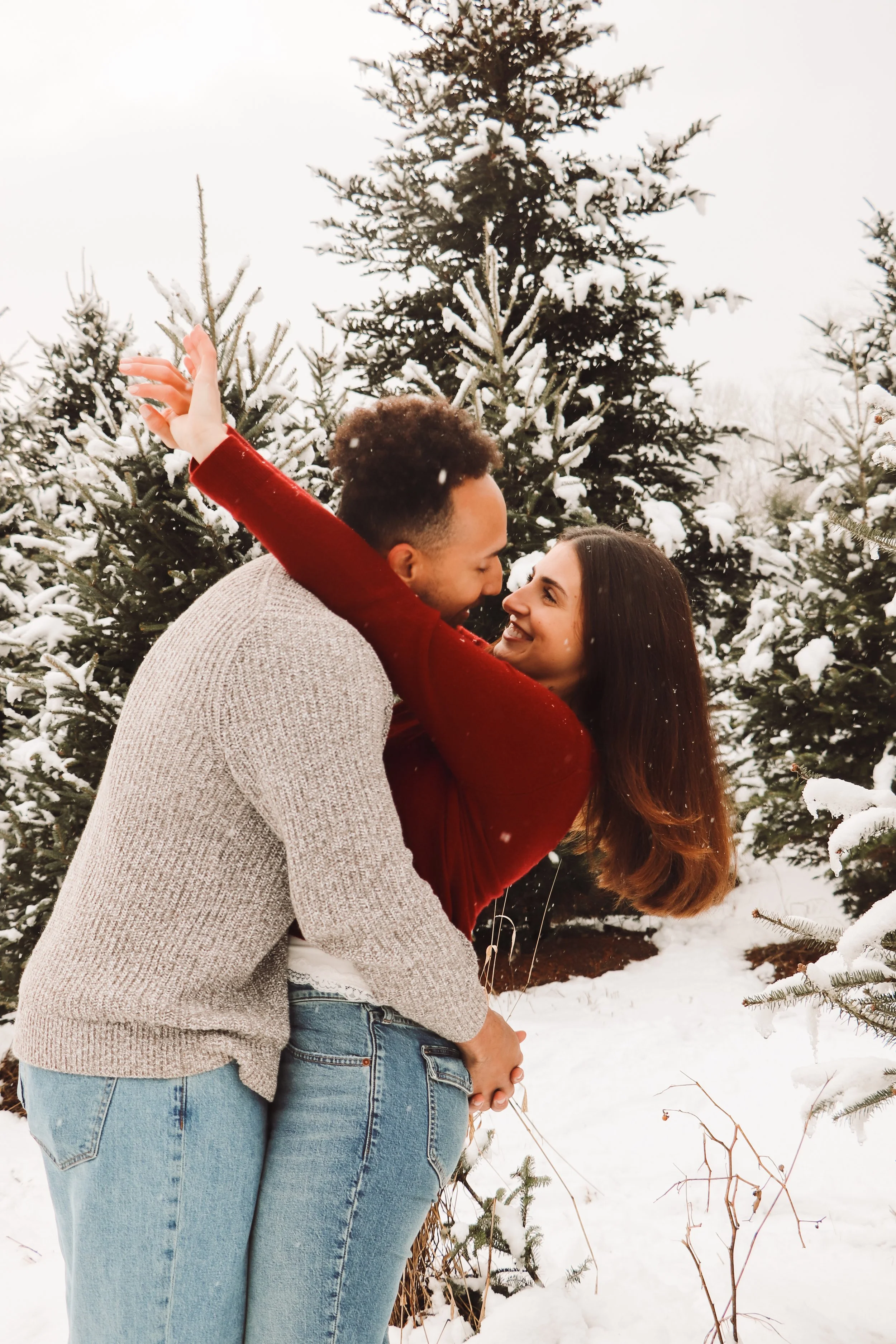 Veronica & Issac Holiday Mini