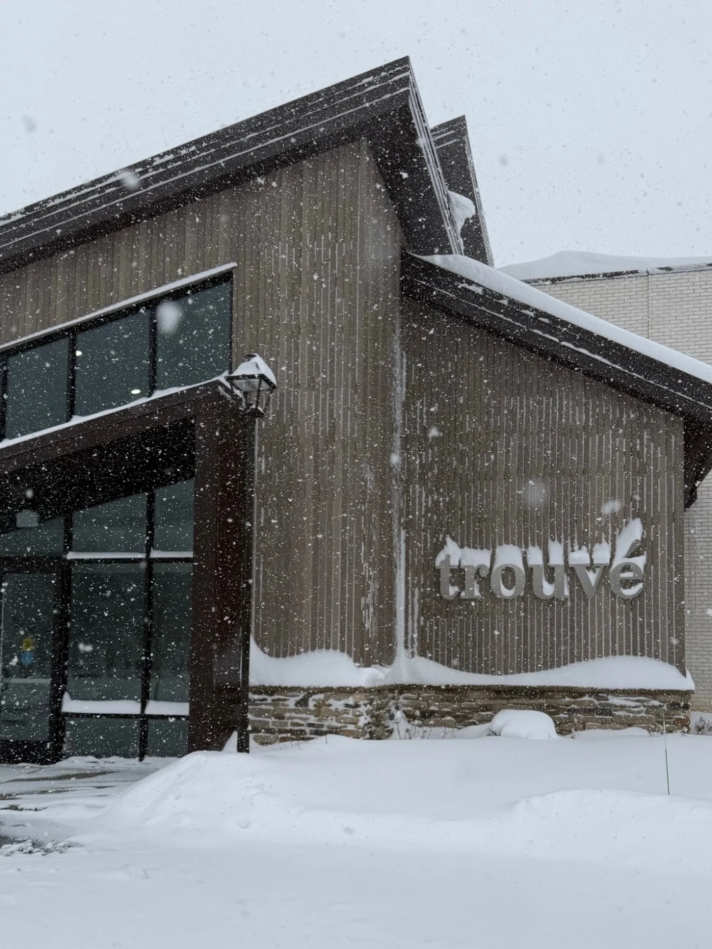 Our spa looking stunning on this snowy day ❄️🤍✨