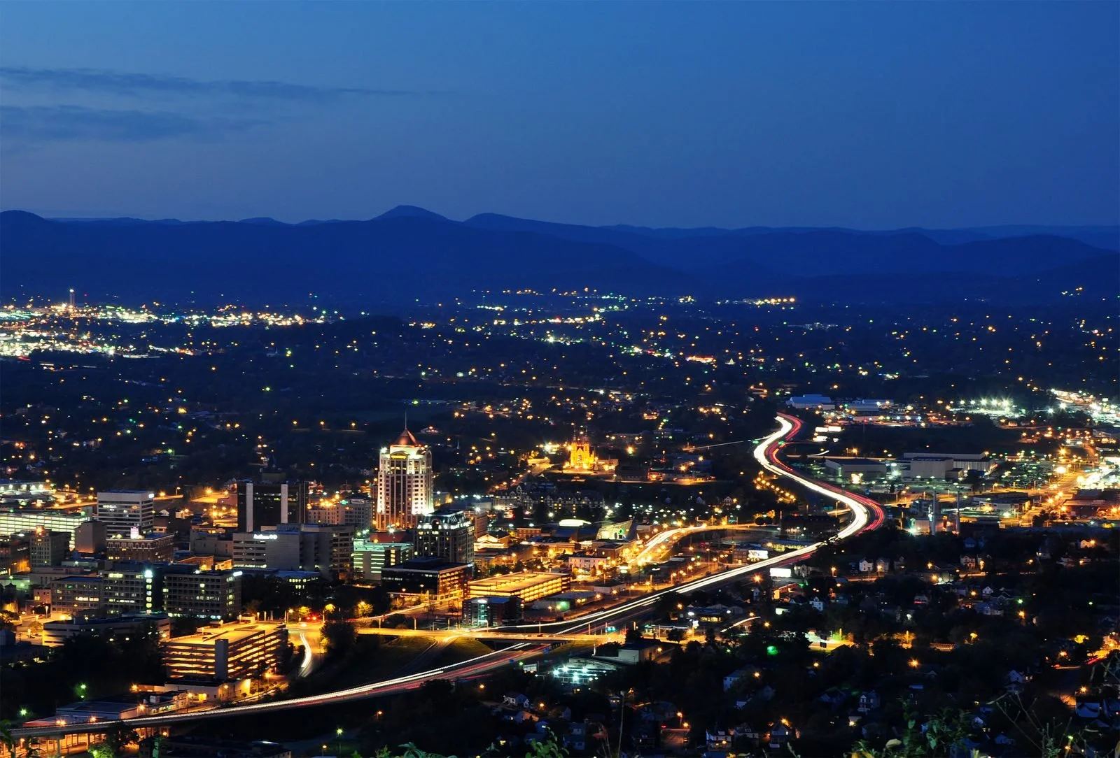 Roanoke, Virginia at dusk viewed from Mill Mountain