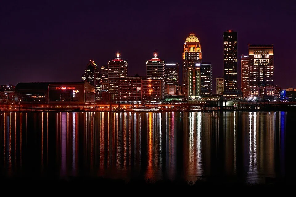 Louisville, Kentucky skyline at night