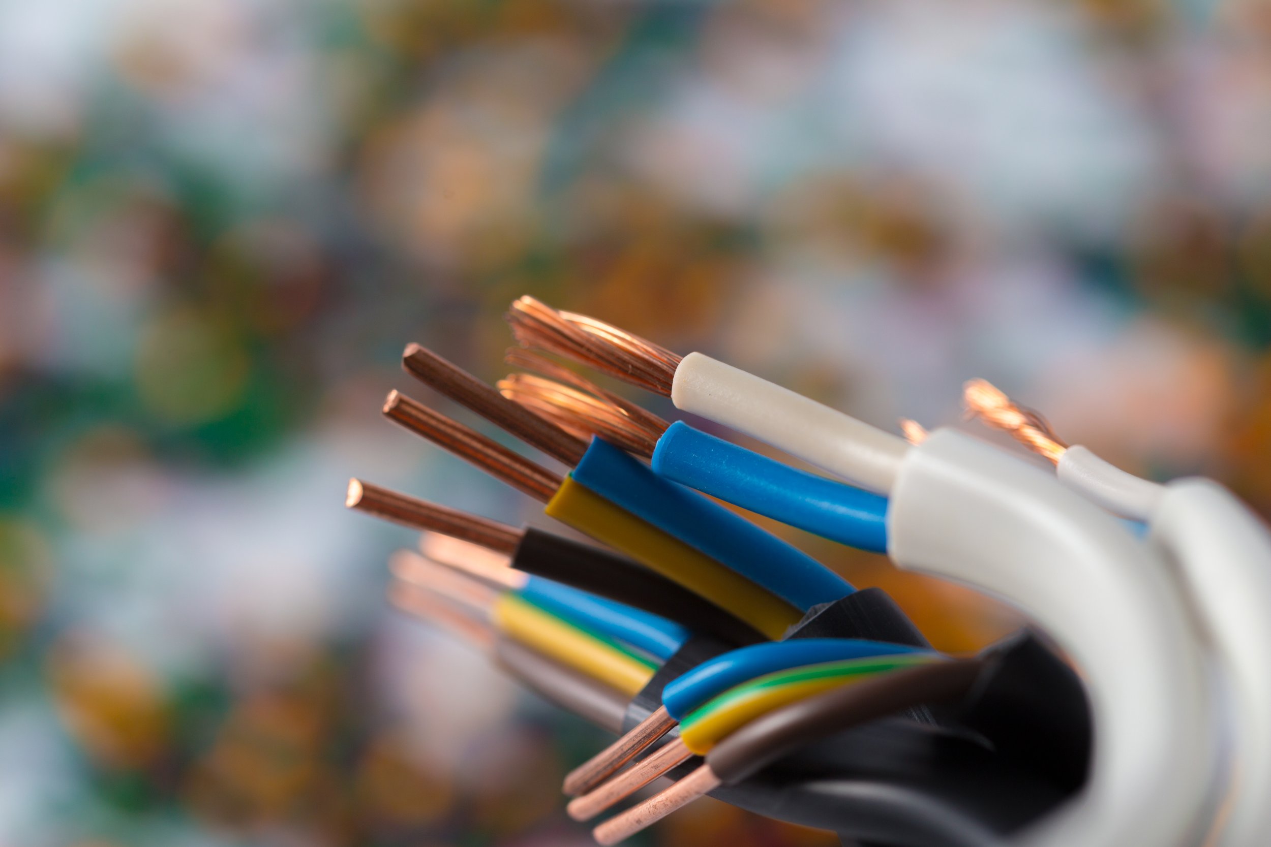 Optical Fibre vs. Copper Cabling: Selecting the Ideal Solution for Your Network