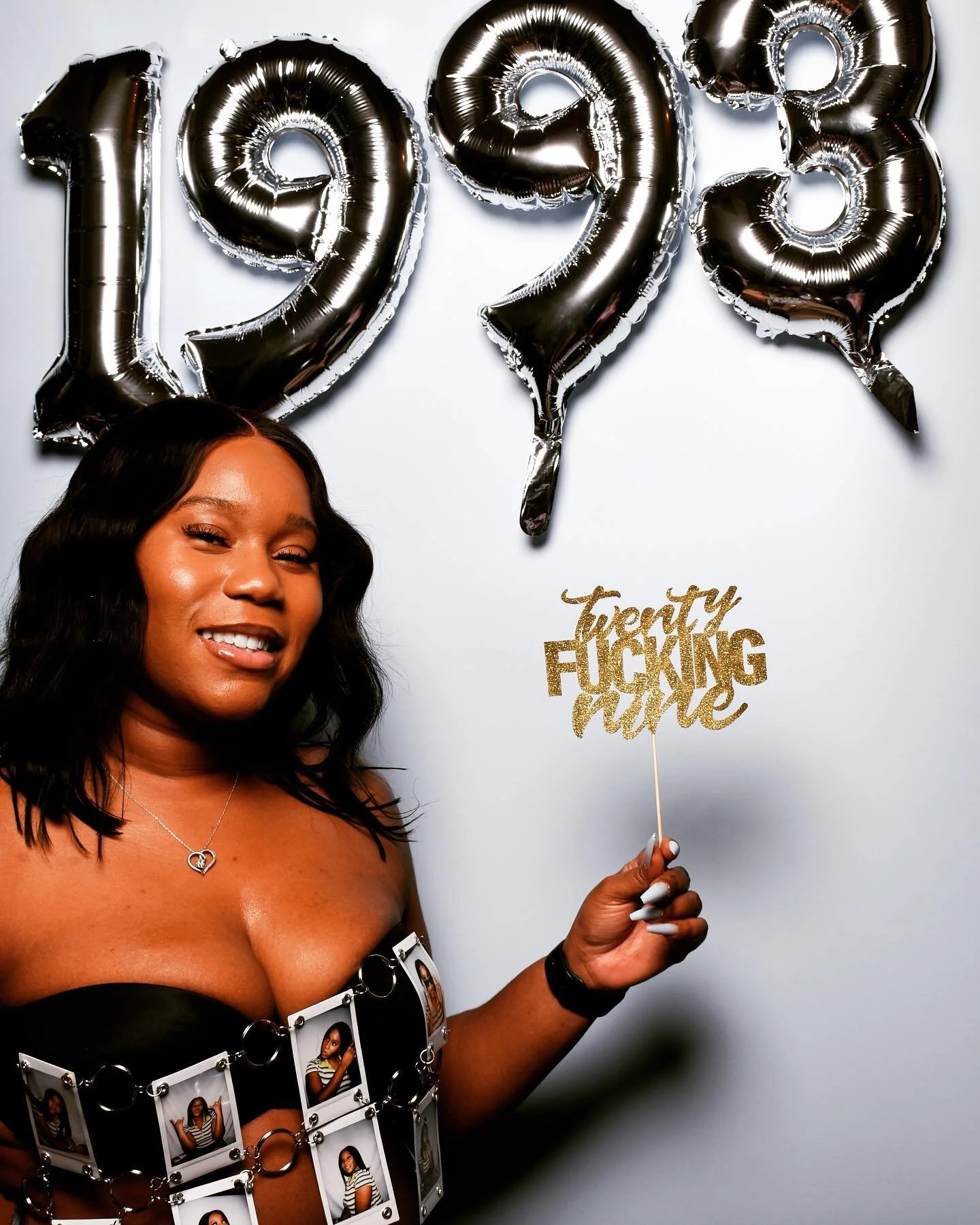 shoot went well she loves her photos. #happybirthday #portraitphotography #portrait #happyclient #photoshoot #polaroids #fujiinstaxminitop #29thbirthday #chicago #aquariusseason #aquariusenergy
