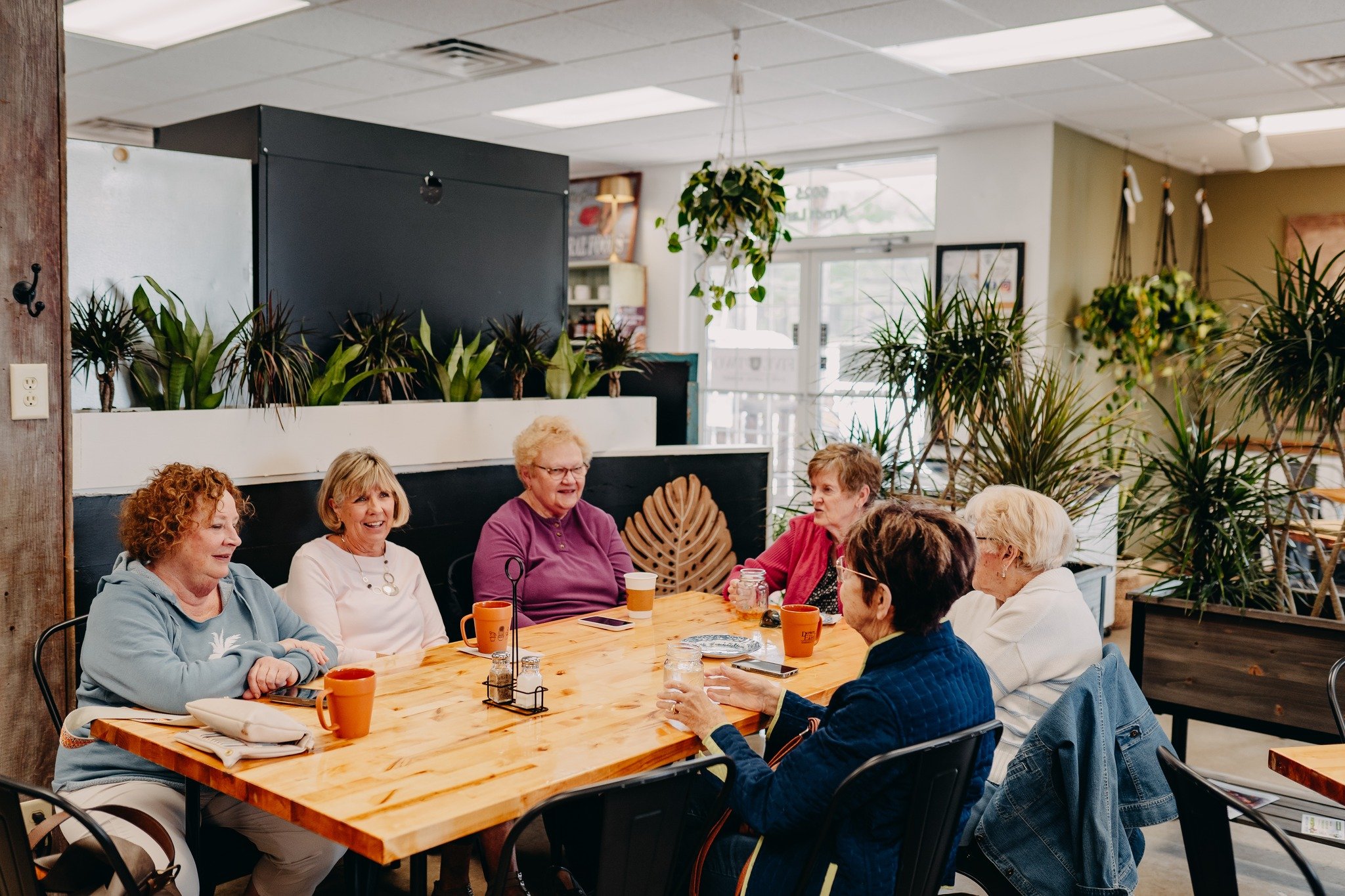 Happy Tuesday!

We have so many friendly faces that visit Five &amp; Two Cafe often! We appreciate you! ❤️

The Cafe is a great place to grab coffee or lunch and meet friends + family! 🥰

#fiveandtwocafe #downtoearth #eauclaire