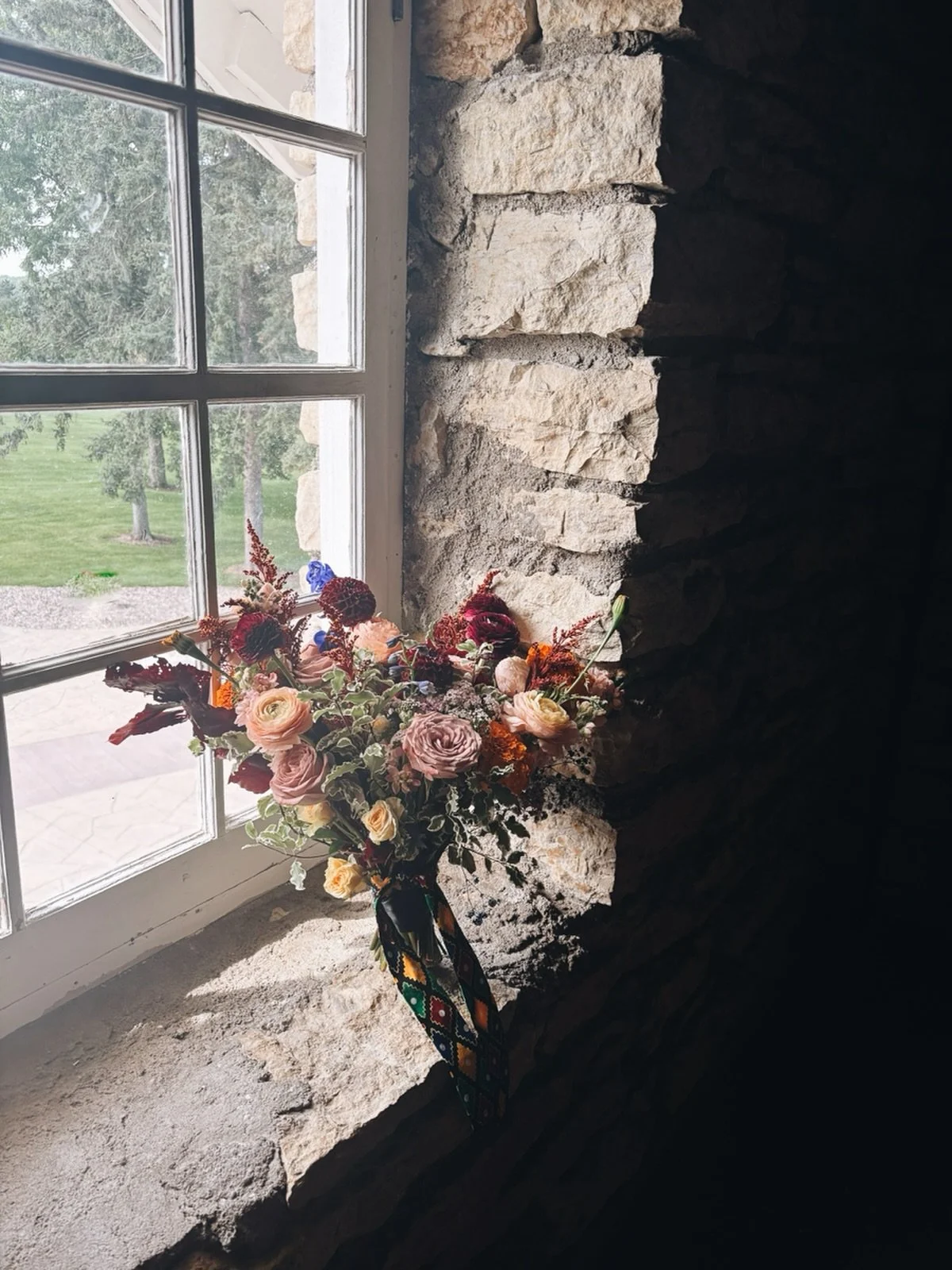 A peak into fall at @mayowoodstonebarn yesterday 🤍 so happy to have helped Claire and Emmanuel celebrate their forever love!! 

Fun fact: since I started my business, I&rsquo;ve always wanted to do a wedding at the Mayowood Stone Barn in Rochester, 