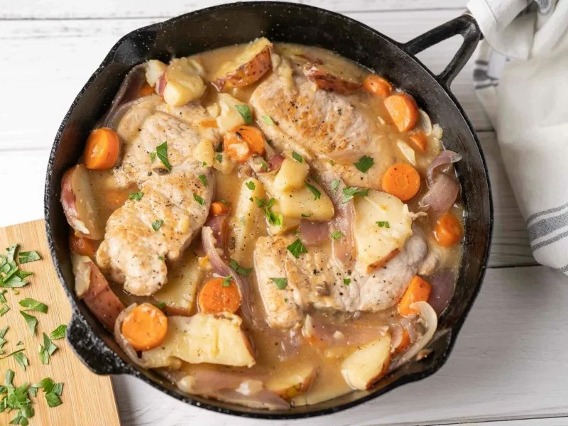 Pork Chops &amp; Vegetables (One Skillet)
