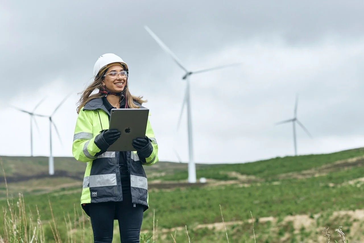 Eishar Bassar - Aston Alummi 0 123 copy_4000 Large.jpeg