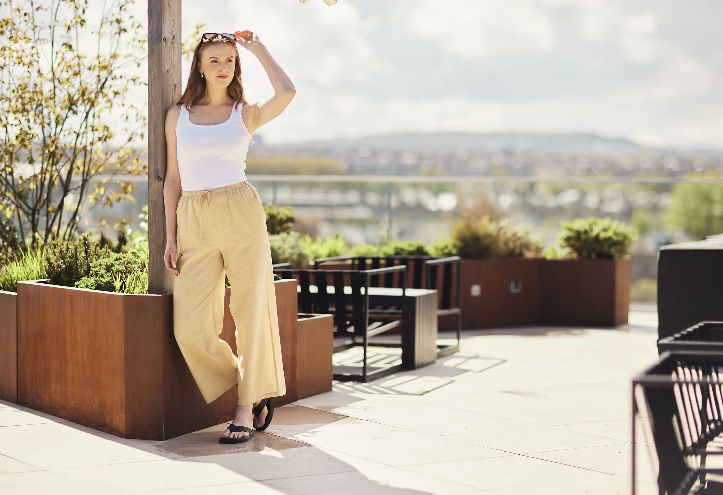 TIU 07 Lifestyle Terrace 1480.jpg