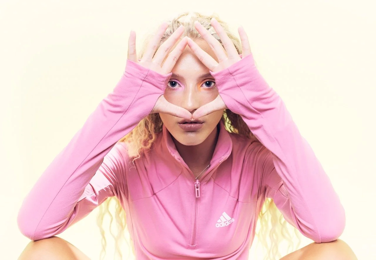 Sports fashion adverting photography, Adidas photography, tennis apparel fashion, fashion photography
Tennis apparel photography, sports portrait, pastel colours, sports advertising photography, sport apparel photography, sports clothing brand photog