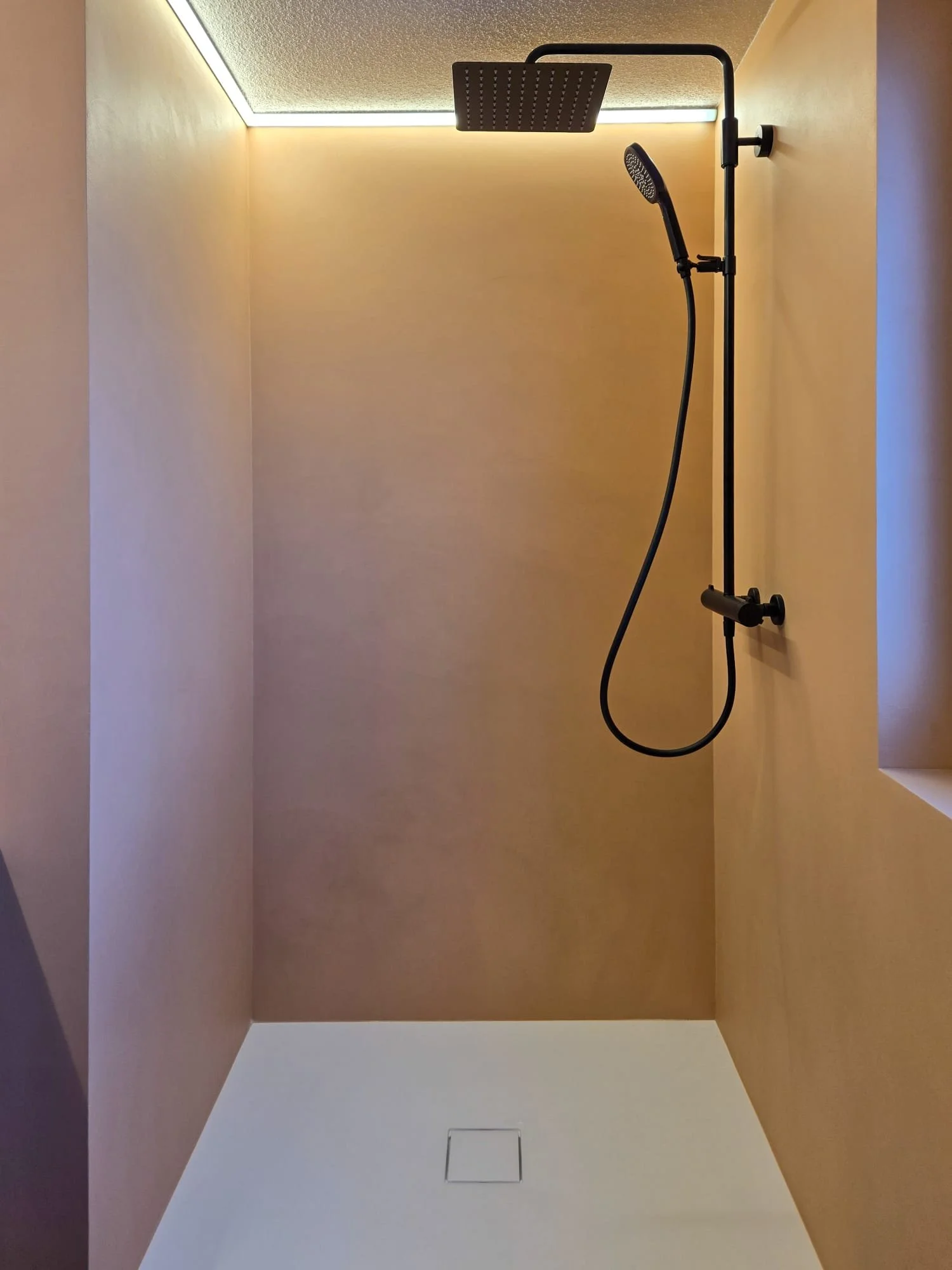 Fugenlose Dusche


fugenlose Dusche Brigels - Naturofloor