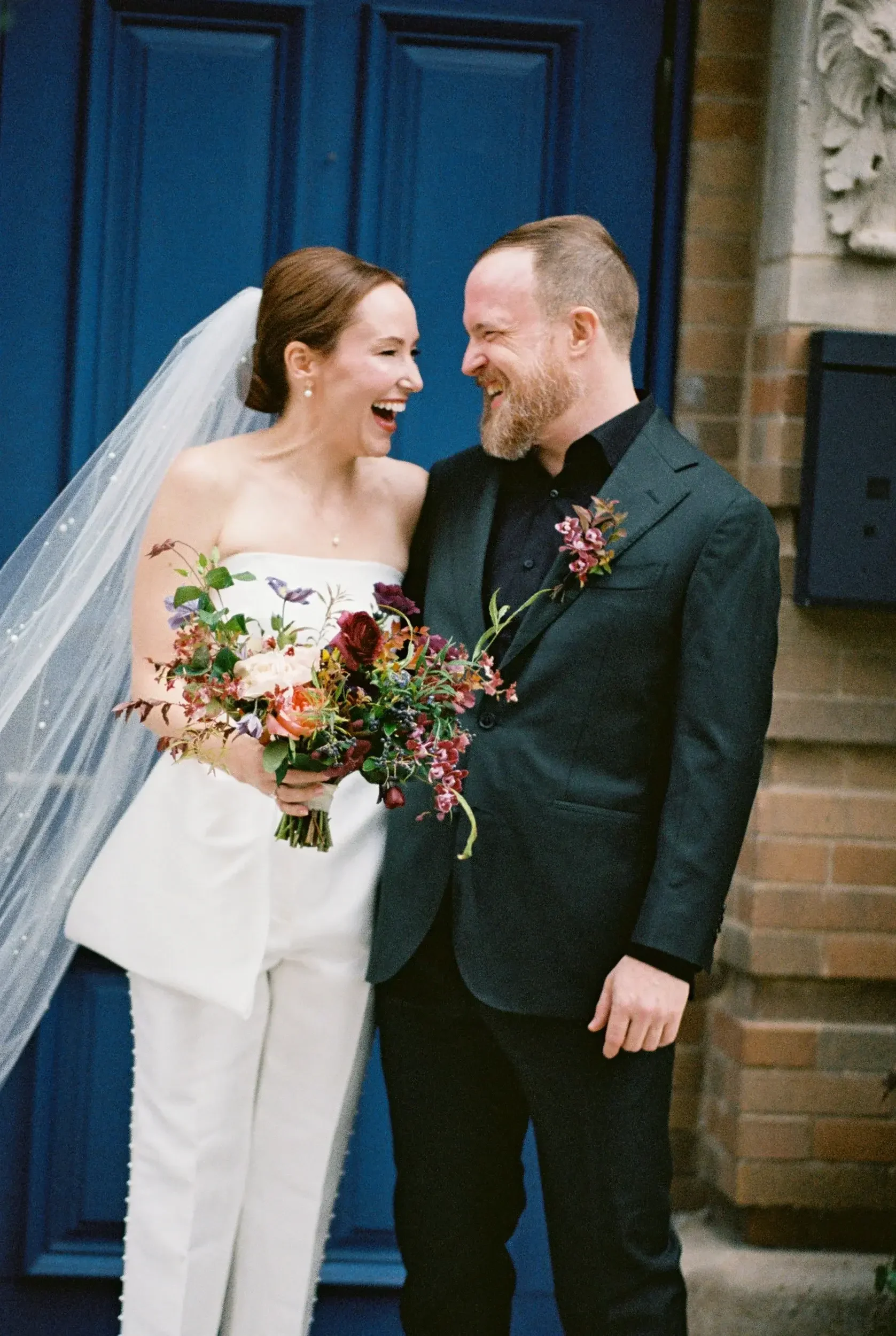 smiling-couple-chicago-microwedding.webp
